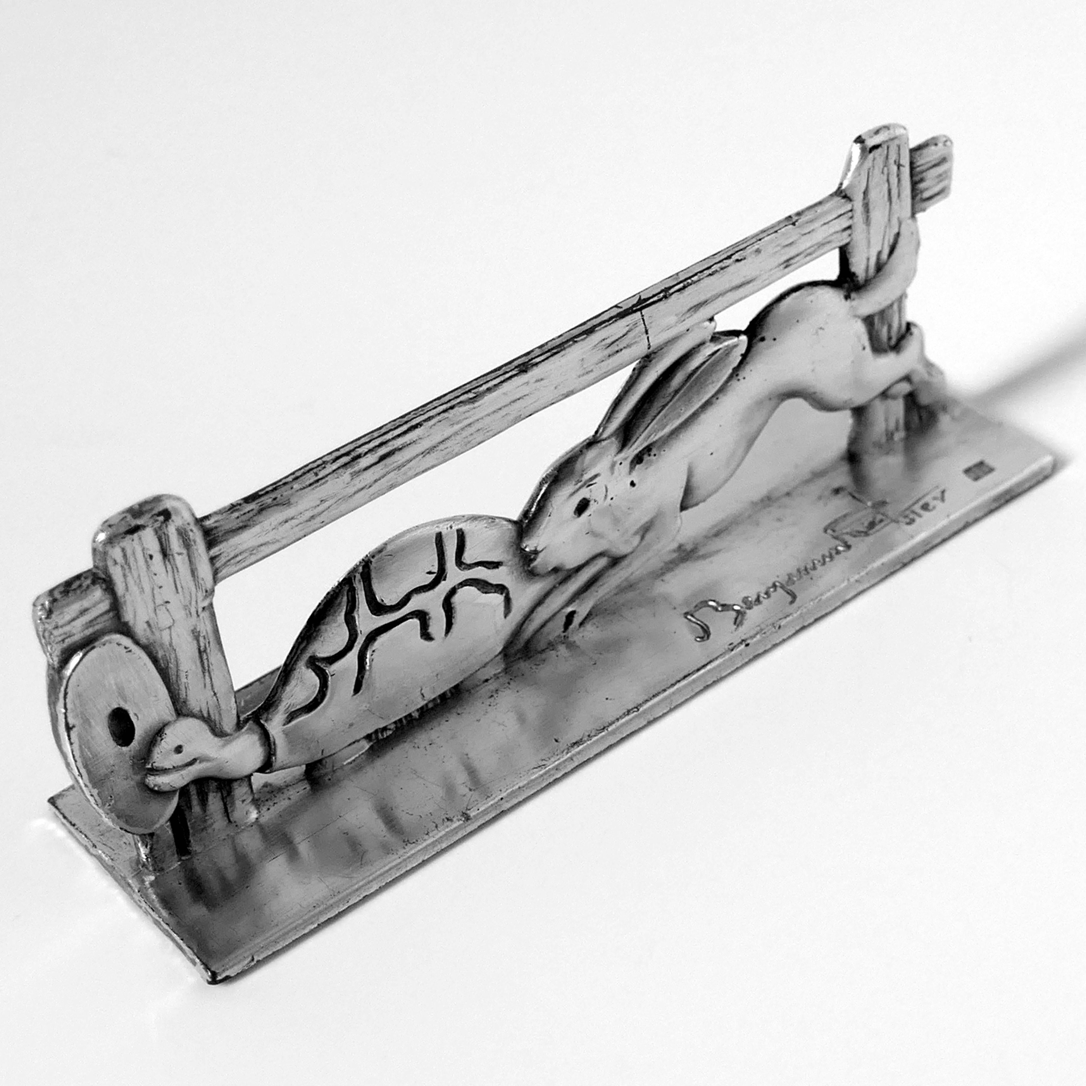 Art déco Rare porte-couteaux en argent français de 6 pièces signés Benjamin Rabier, La Fontaine''s Fables
