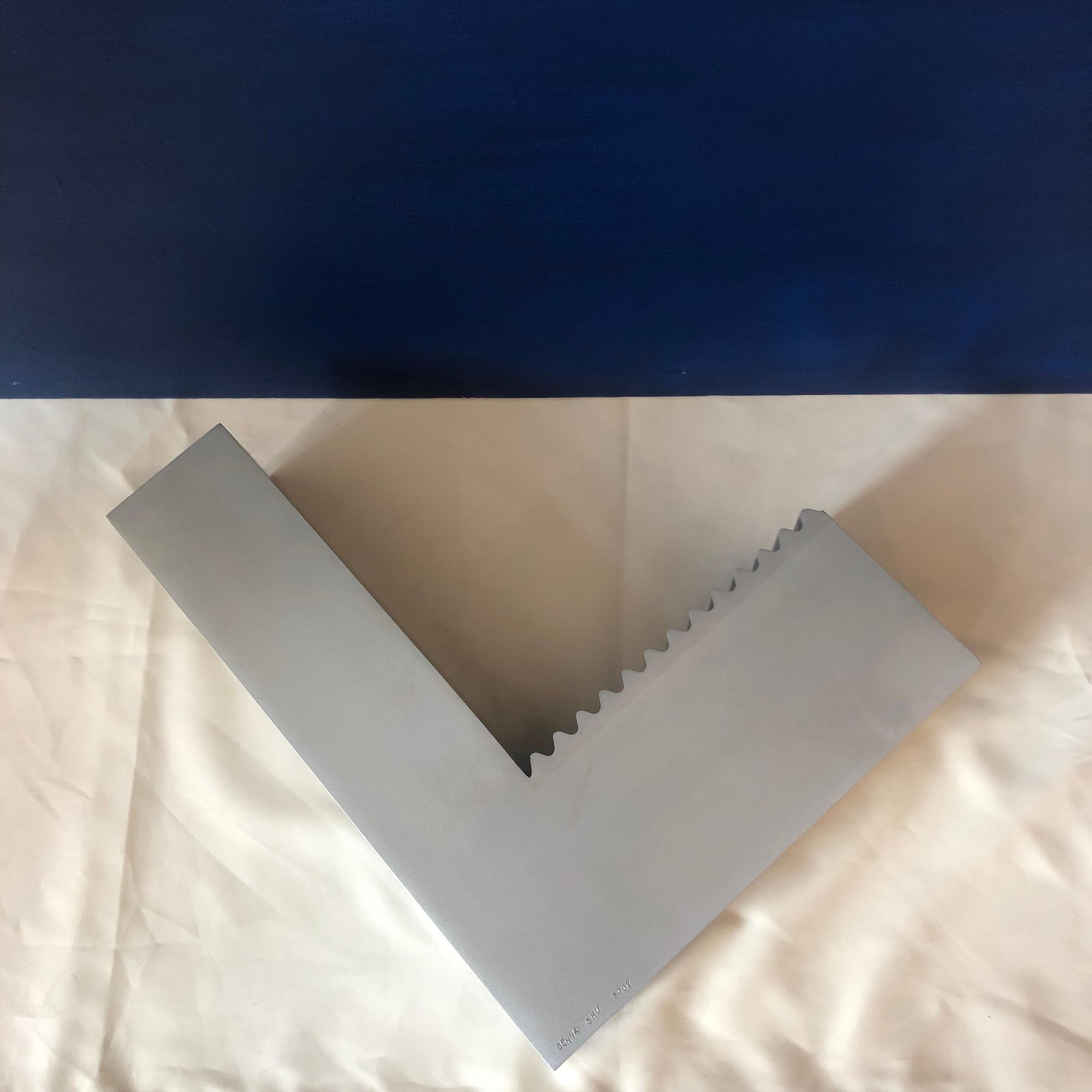 L Aluminum - Brown Abstract Sculpture by Benna Chu (Meylan)