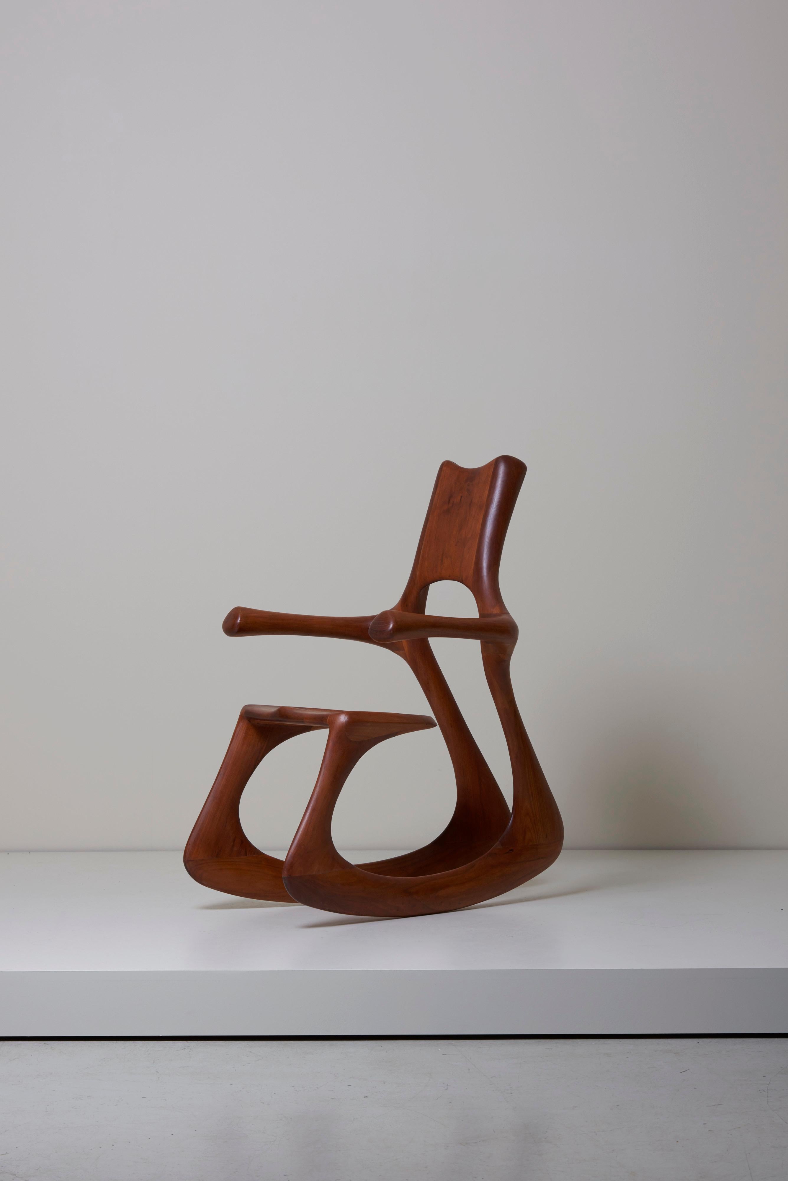 Rare Bennet Sykes studio rocking chair in restored condition.
An absolute sculptural high end collectors studio piece. Signed!

