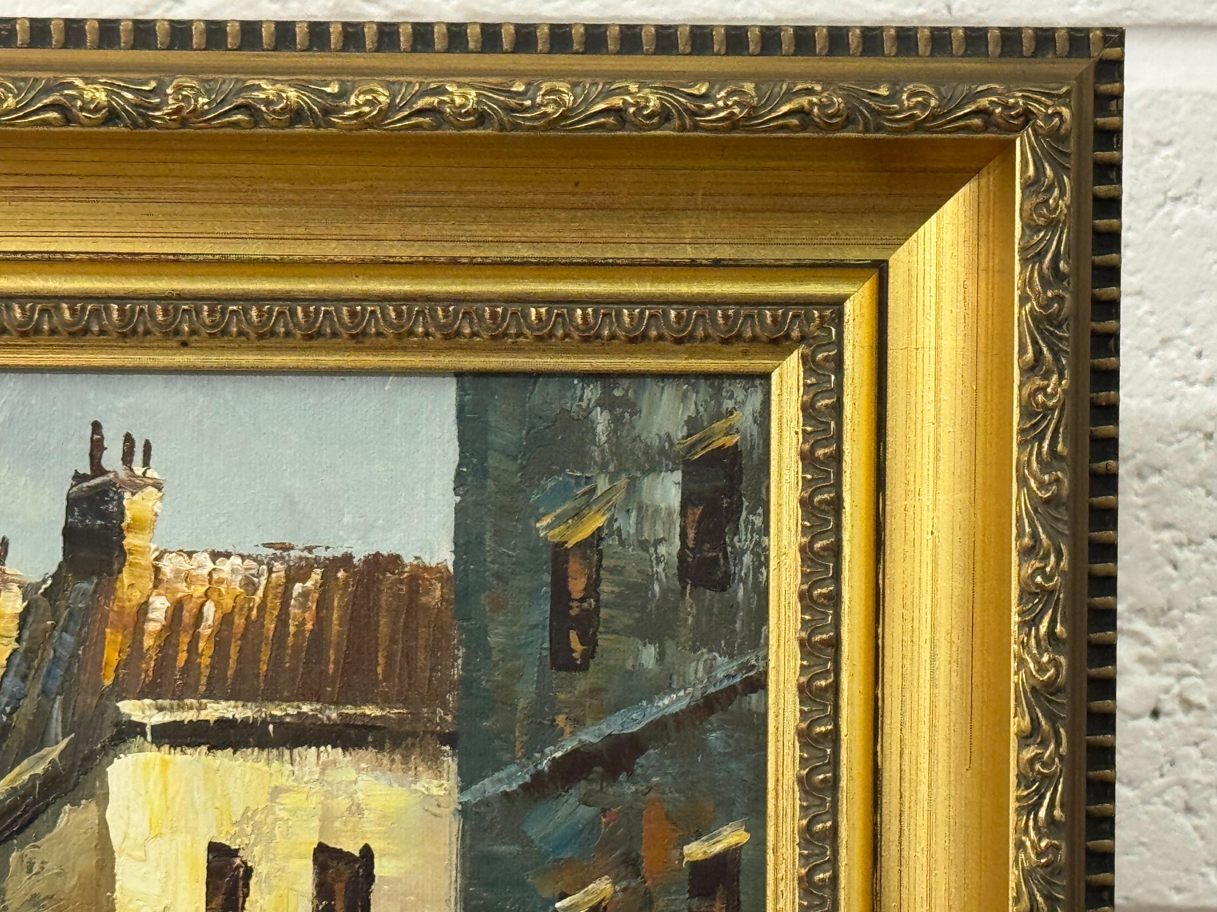 Pariser Straßenszene mit Figuren eines britischen Künstlers 

Kunst misst 20 x 16 Zoll 
Rahmen misst 24 x 20 Zoll 

Dieses stimmungsvolle Stadtbild von Bennett fängt die zeitlose Romantik von Paris durch ein reich strukturiertes Zusammenspiel von