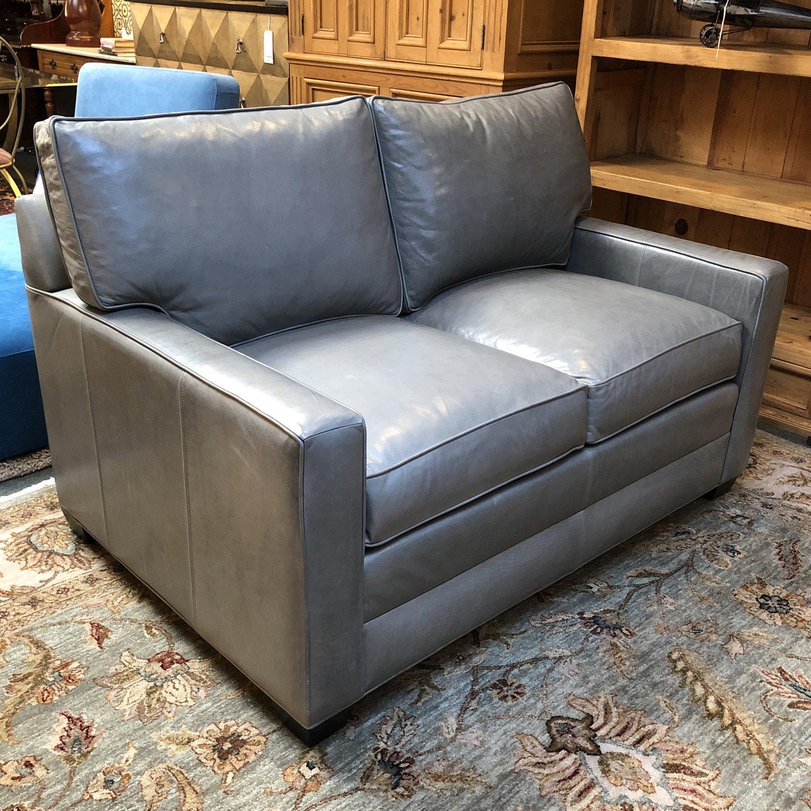 Bennett Leather Loveseat From Ethan Allen In Good Condition For Sale In San Francisco, CA