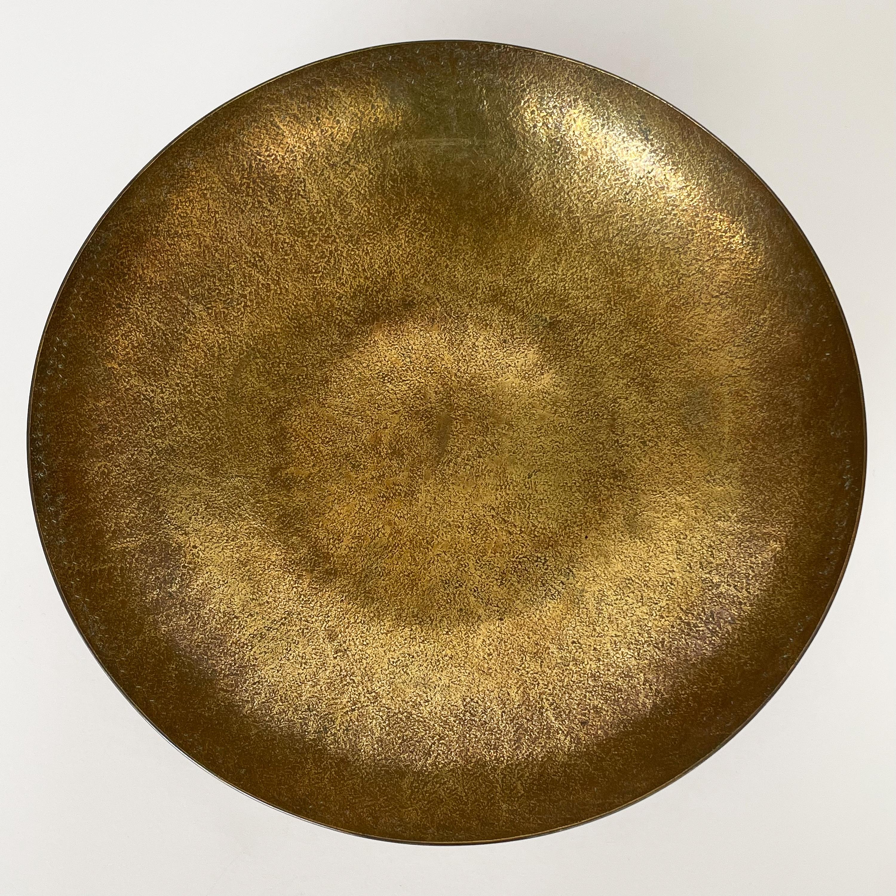 Benno Meyer Bauhaus Große Schale aus gehämmerter Bronze (Mitte des 20. Jahrhunderts)