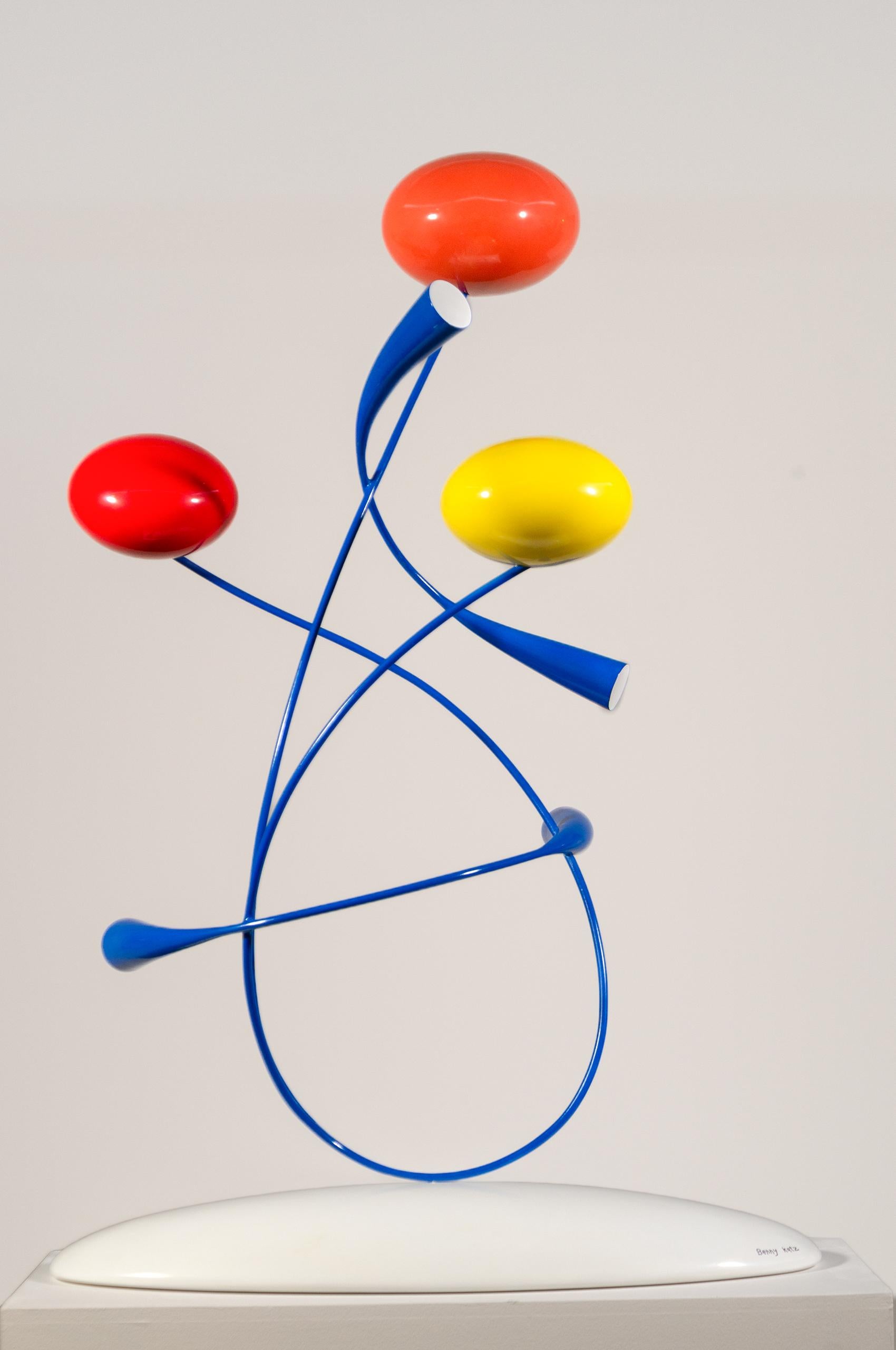 Leslie (Flowers Series) - modern, abstract, contemporary, fiberglass sculpture - Contemporary Sculpture by Benny Katz
