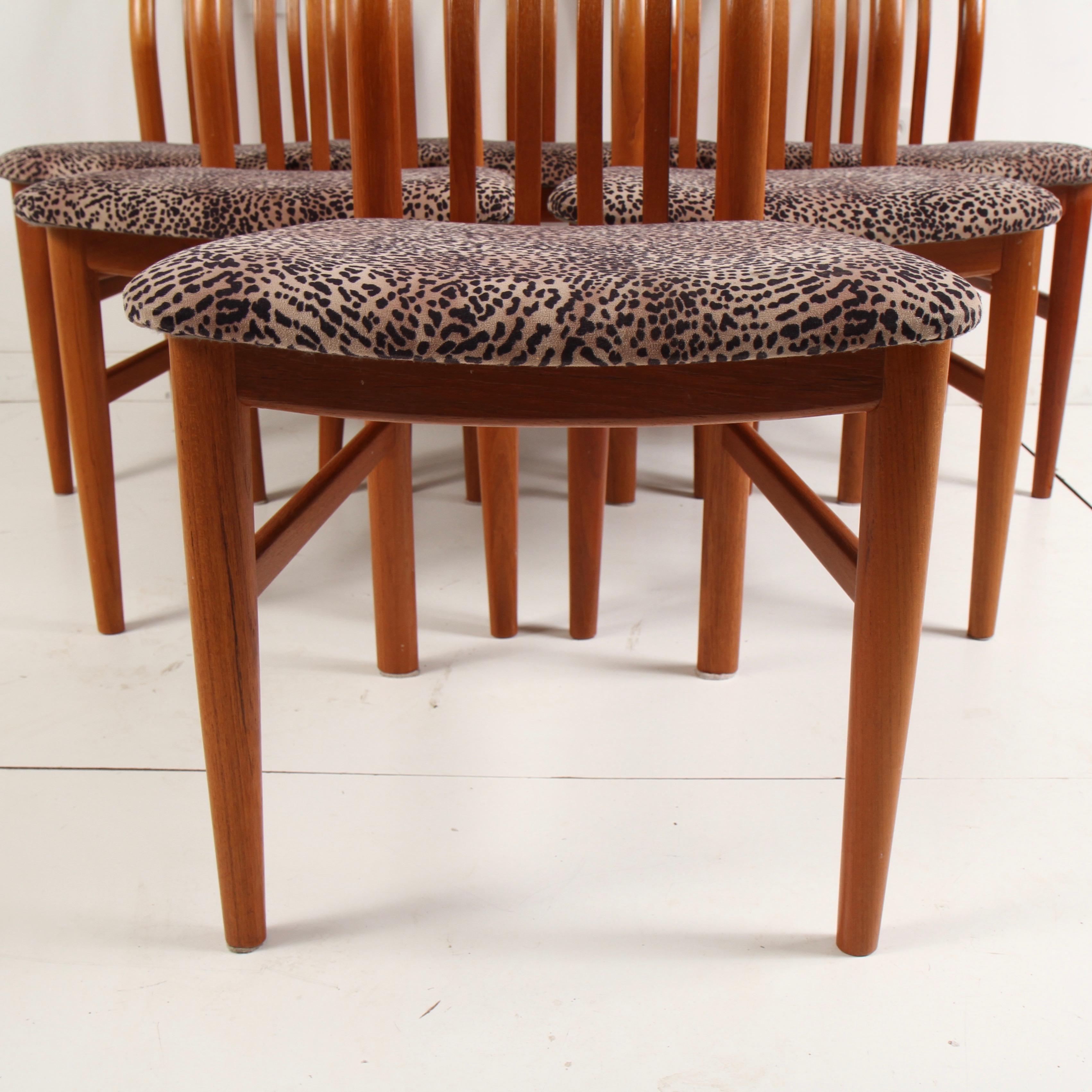 Benny Linden Style Teak Dining Chairs by SVA Møbler In Good Condition For Sale In New London, CT