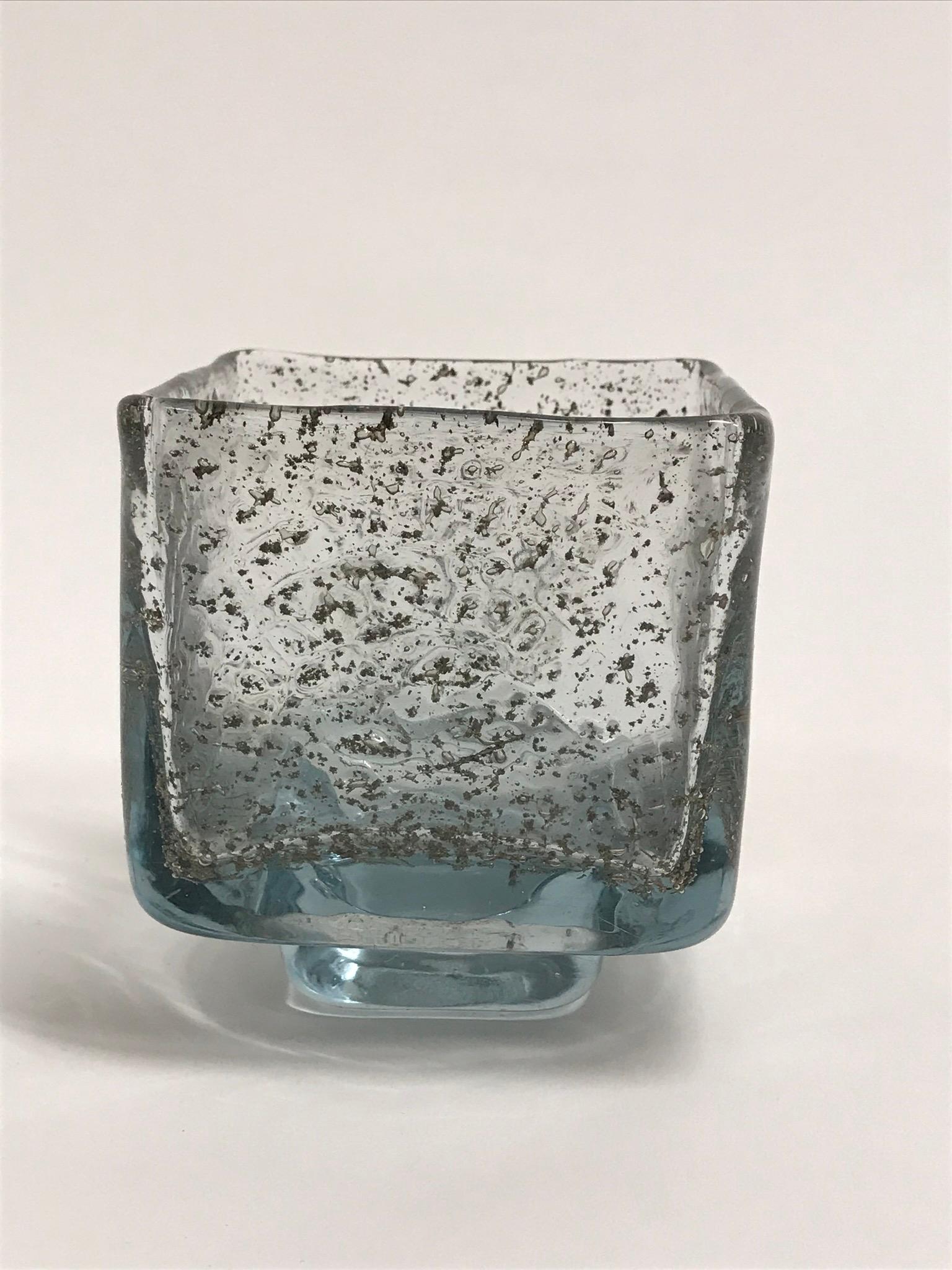 Benny Motzfeldt midcentury hand blown glass vase for Plus from 1970s
Signed BM on base

Benny Motzfeldt (1909-1995)
education/utdannelse: 1931-1935 – Diploma, Statens Håndverks- og Kunstindustriskole, Oslo. 1949-1950 – Fulbright fellow,