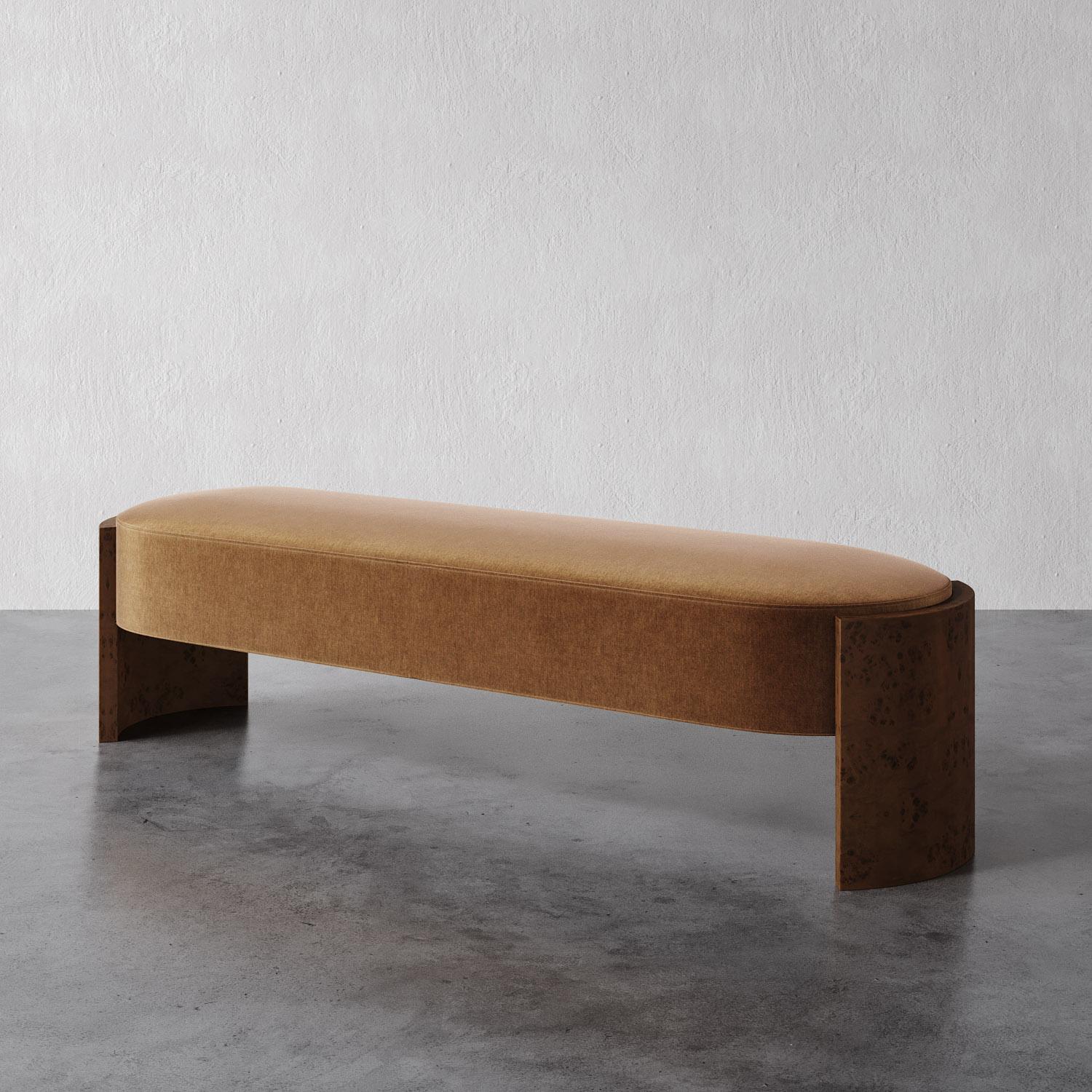 Banc Benoit en Vevelt de coton bourgogne (Walnut Burl)  par Christiane Lemieux Neuf - En vente à New York, NY