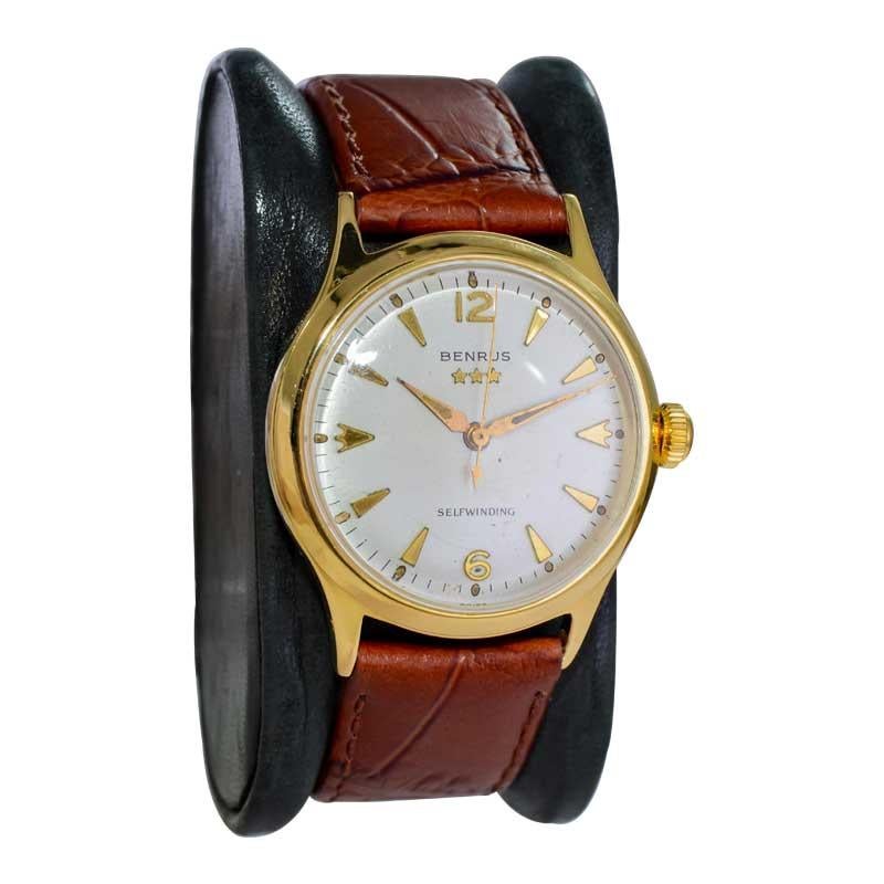 Women's or Men's Benrus Yellow Gold Filled Art Deco Round Shape circa 1940's with Original Dial For Sale