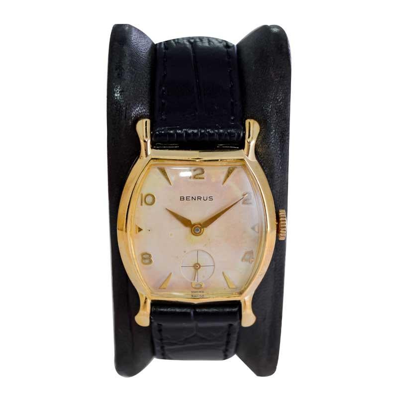 Benrus Yellow Gold Filled Art Deco Tortue Shaped Watch with Oiginal Dial 1940's In Excellent Condition For Sale In Long Beach, CA