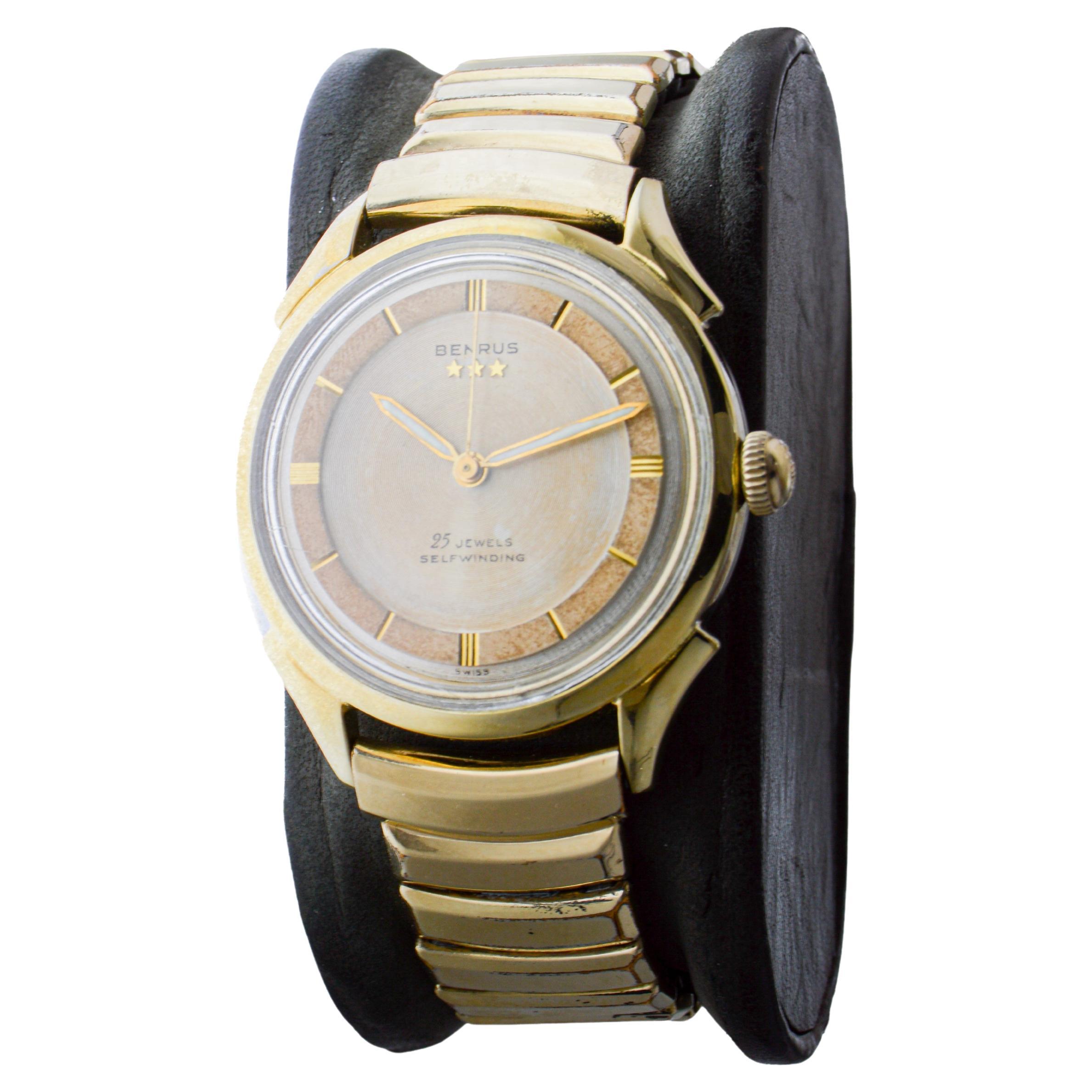 Benrus Yellow Gold Filled Art Deco Watch circa 1940's with Original Dial Excellent état - En vente à Long Beach, CA