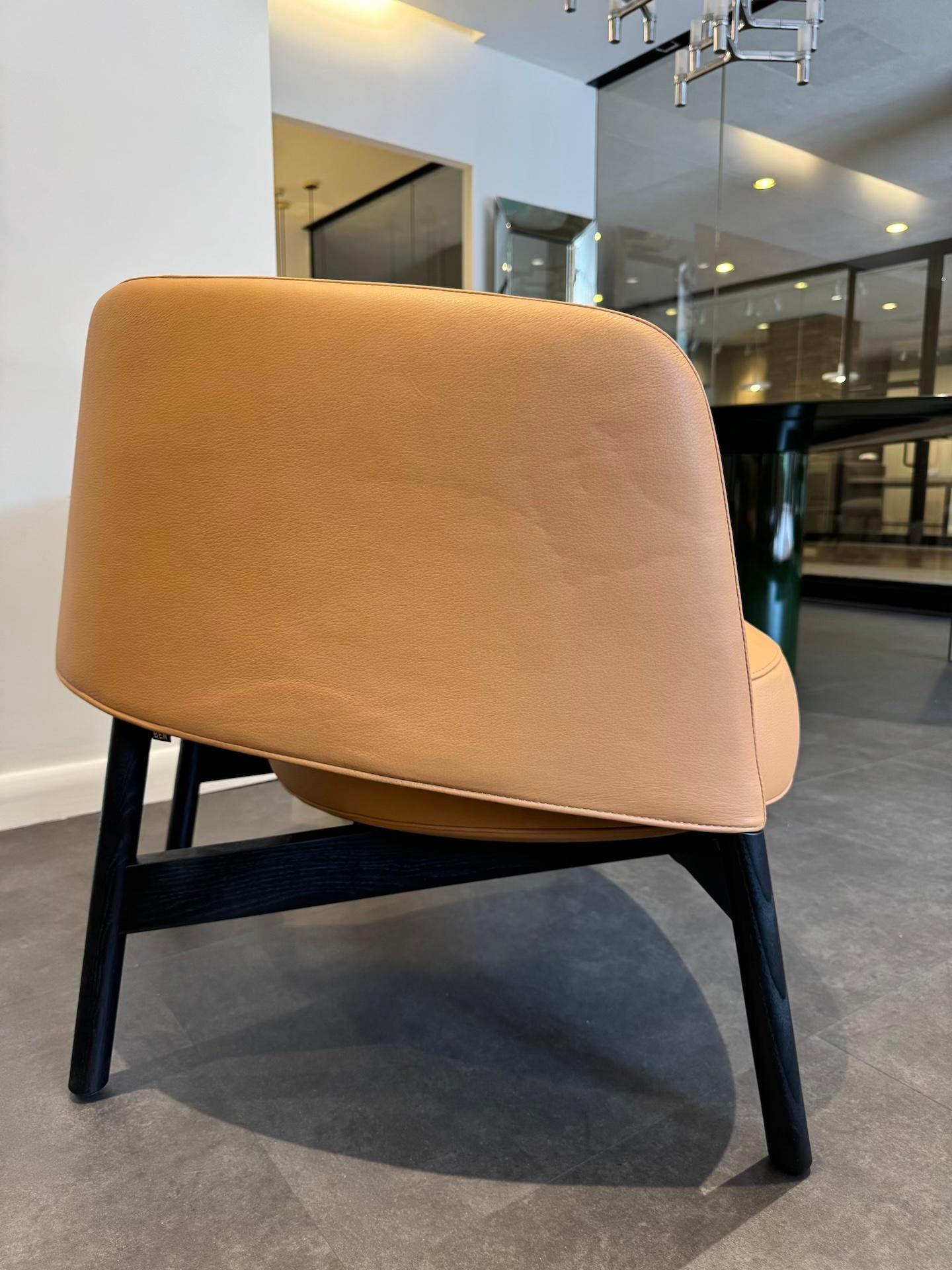 European Bensen Collar Leather Chair with wood base Black Oak For Sale