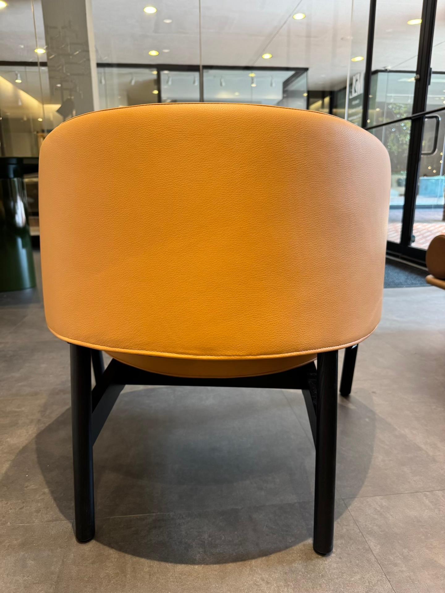 Bensen Collar Leather Chair with wood base Black Oak For Sale 3