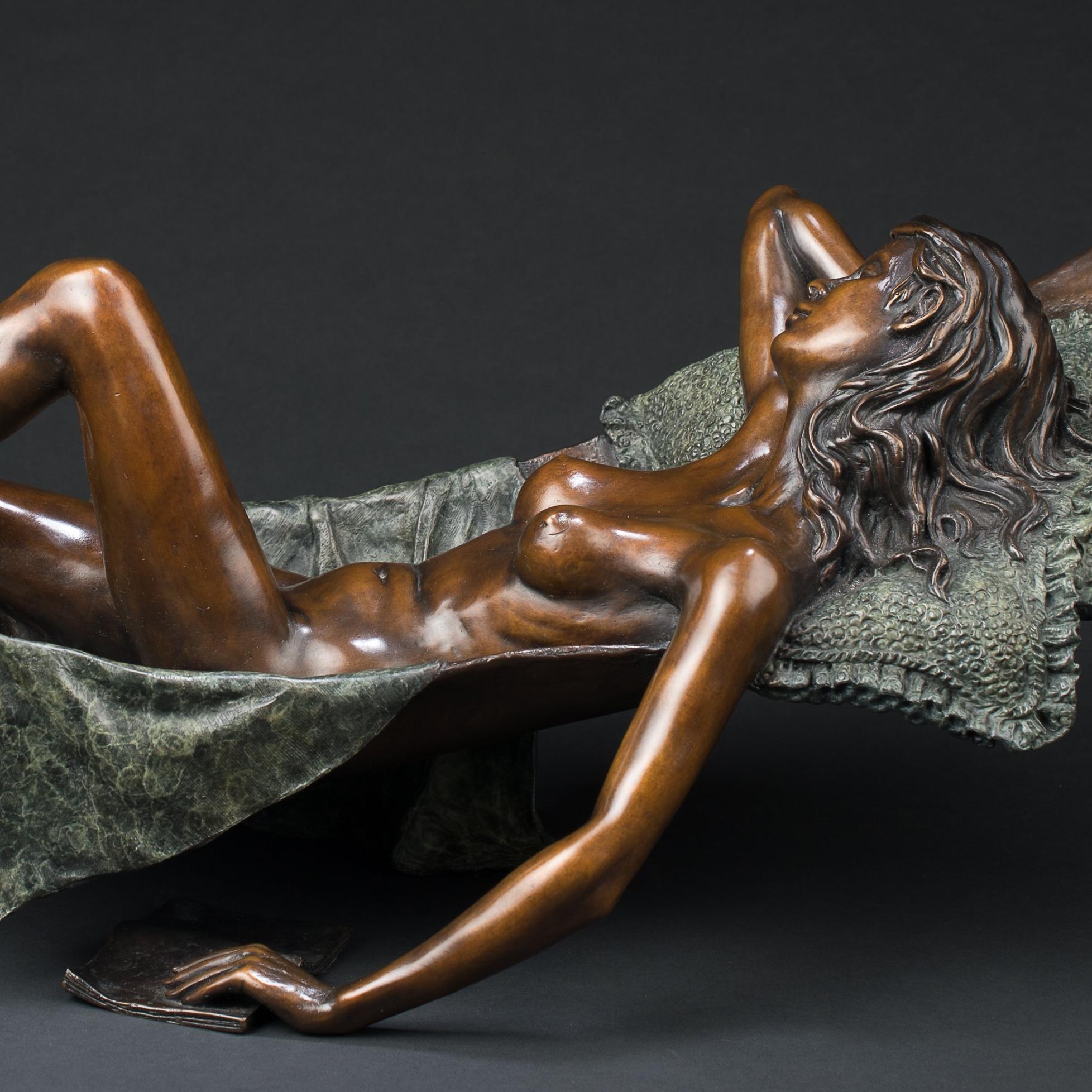 Bronzeskulptur eines eleganten jungen Balletttänzers von Benson Landes 'Hammock' im Angebot 3