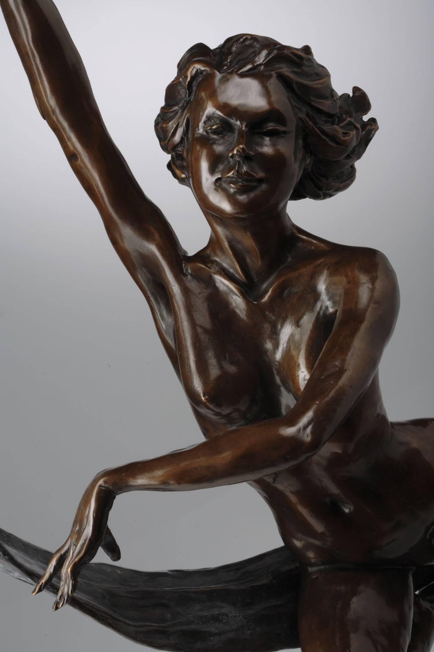 Escultura figurativa contemporánea desnuda de bronce macizo 'Sprite' de Benson Landes en venta 1