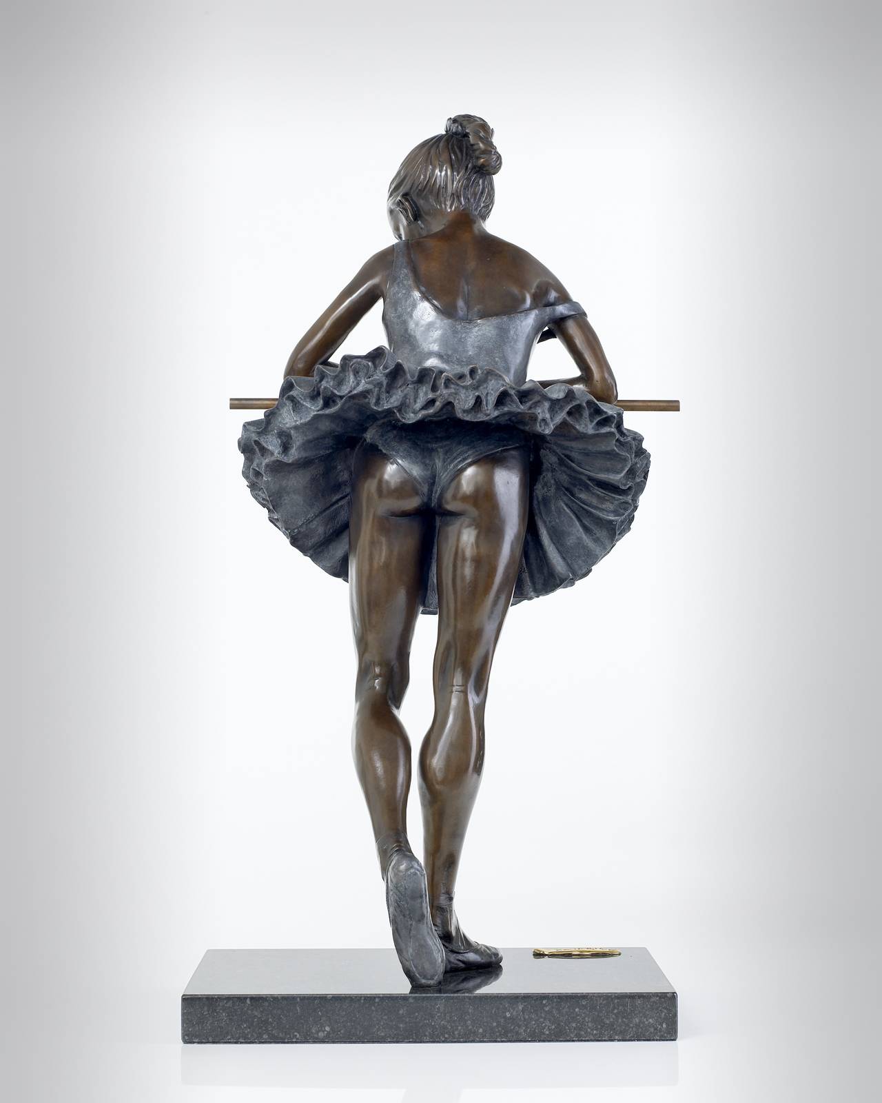 Contemporain  Sculpture en bronze massif d'une ballerine Tutu de Benson Landes en vente 1