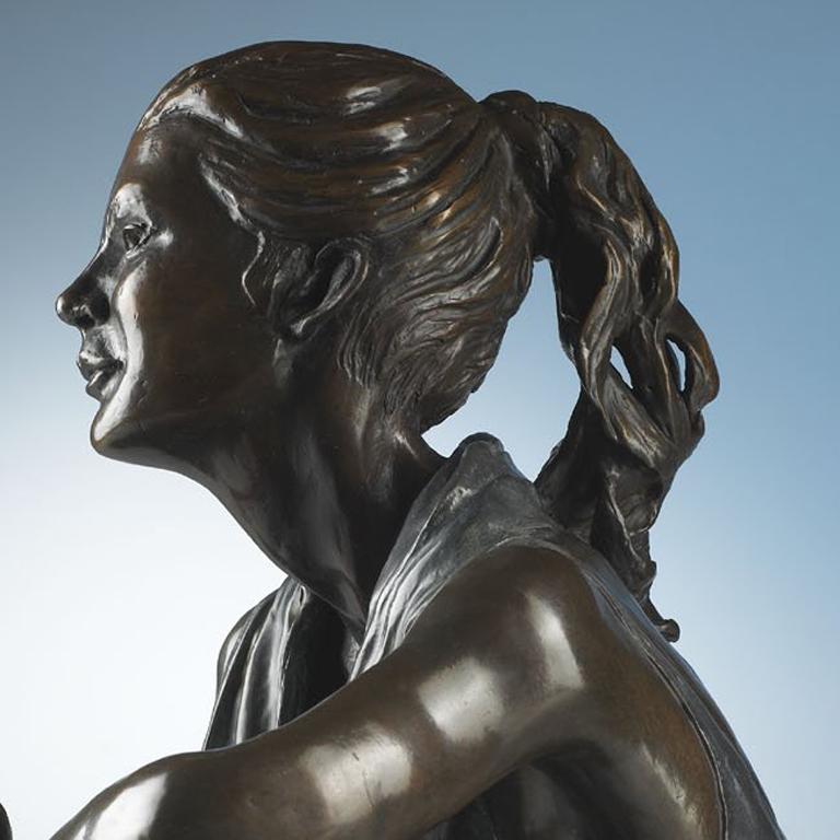 Sculpture figurative en bronze massif d'une danseuse de ballet « Danseuse au repos » par B Landes en vente 3