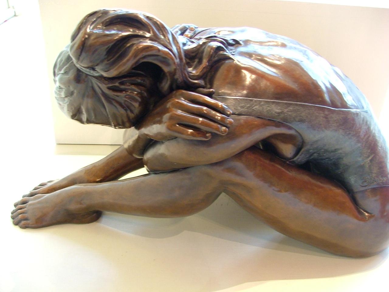 Olympiad. A bronze sculpture of a resting ballet dancer figure by Benson Landes For Sale 1
