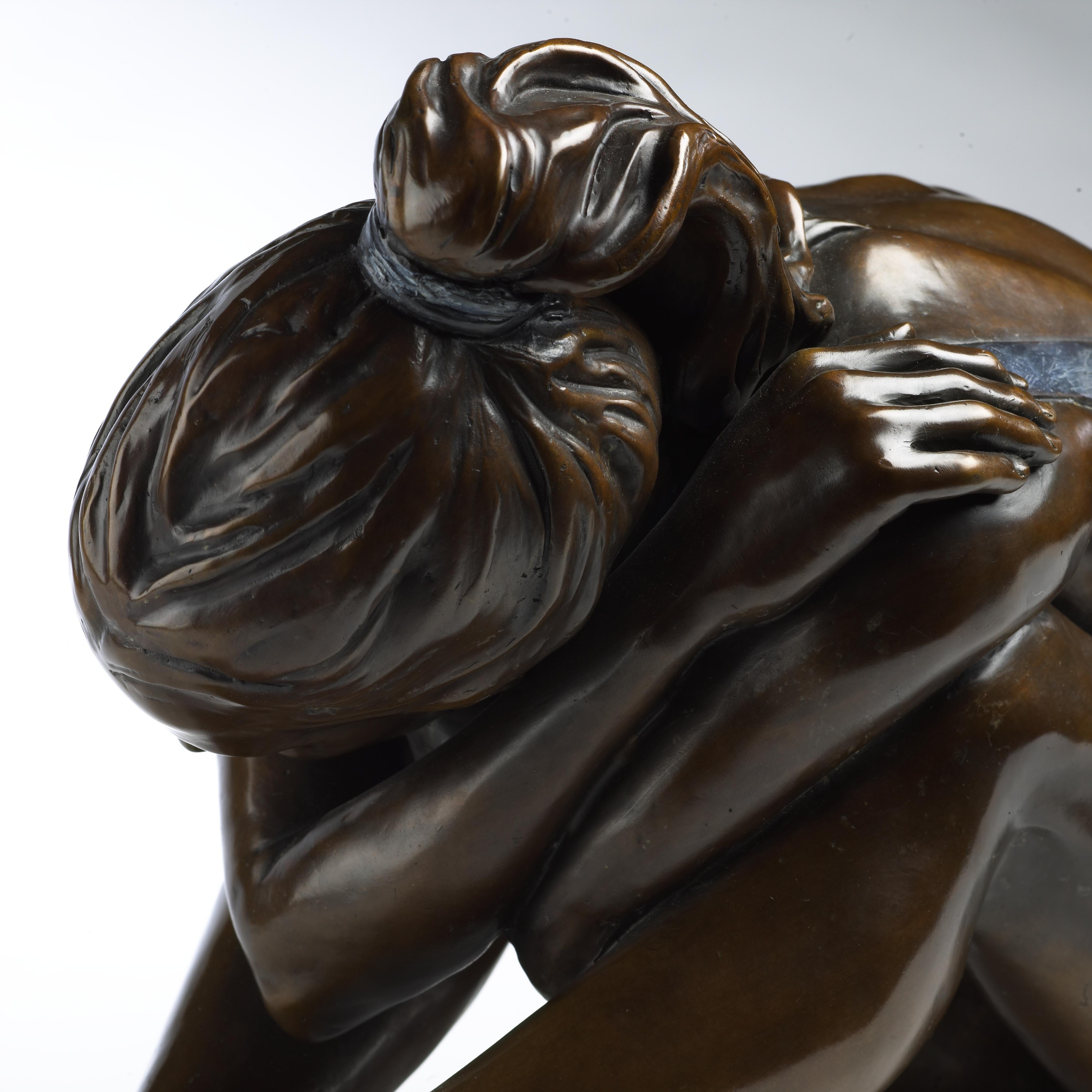 Olimpiada. Escultura de bronce de una figura de bailarina de ballet en reposo, obra de Benson Landes en venta 4