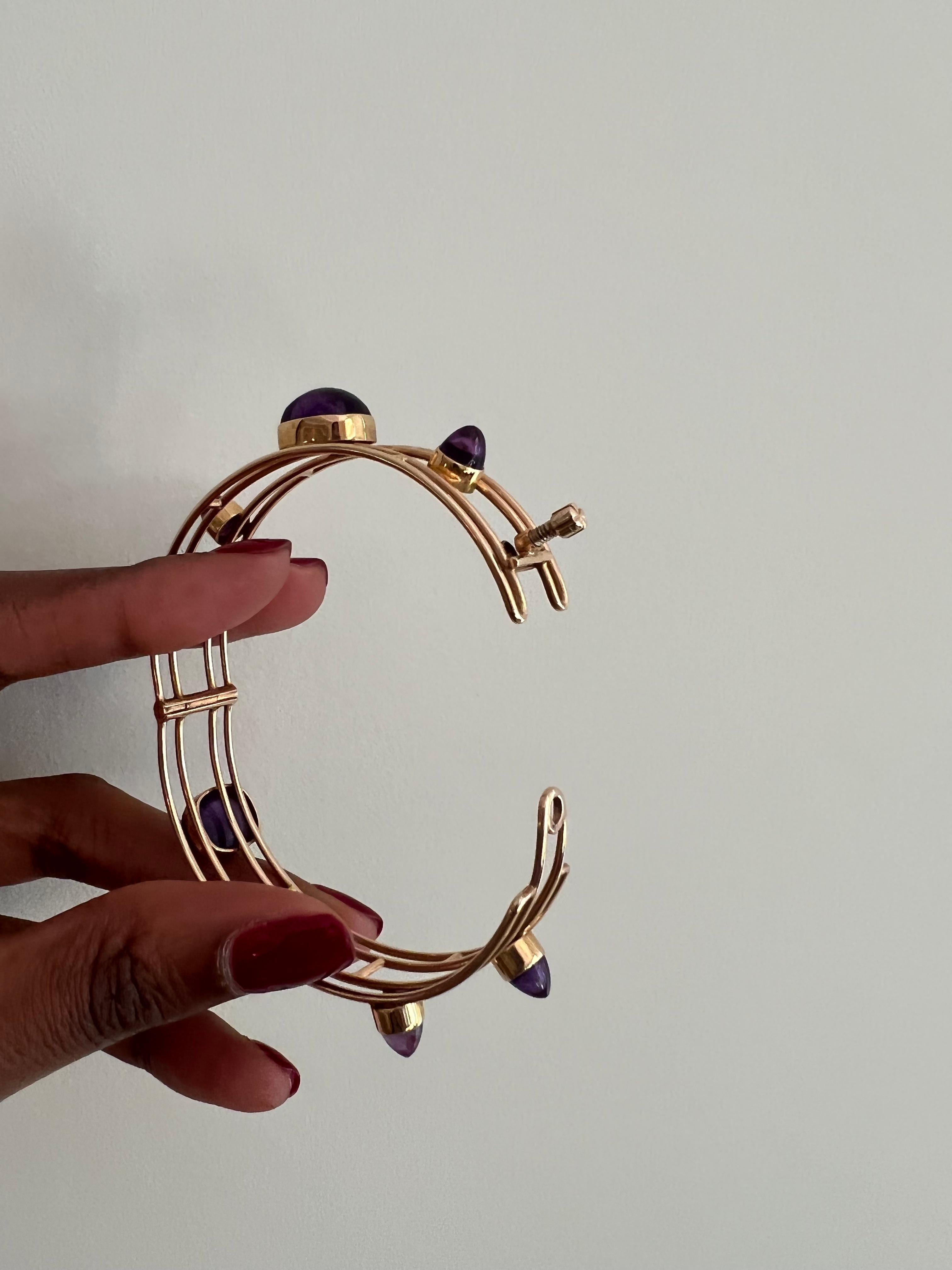 Bent & Anni Knudsen Cabochon Amethyst and Yellow Gold Bangle Circa 1965 In Excellent Condition In New York, NY
