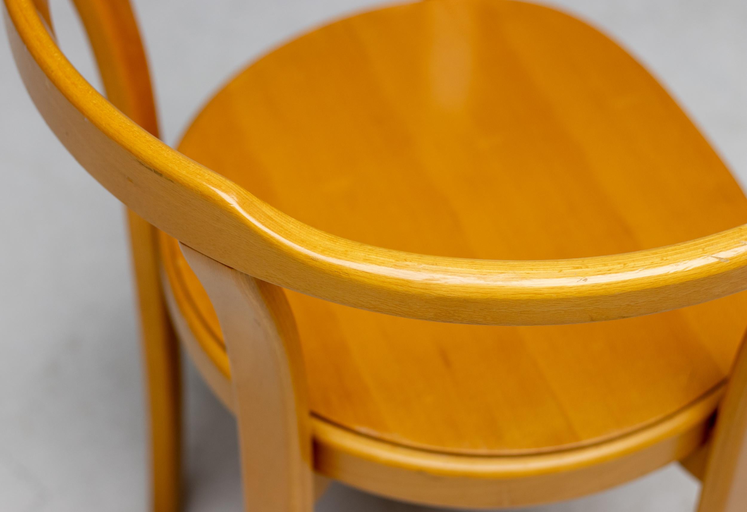 Fauteuils empilables en Beeche courbé en vente 4