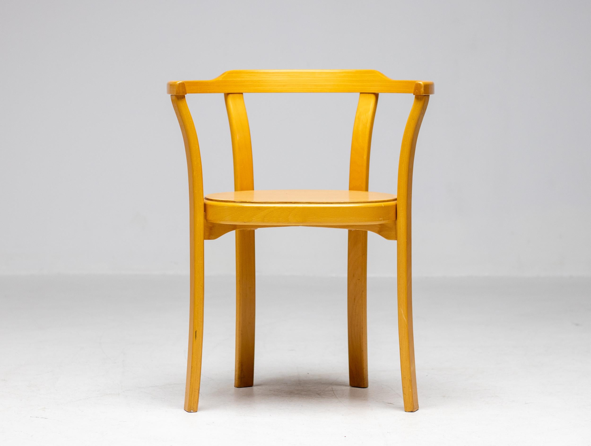 Fauteuils empilables en Beeche courbé en vente 5