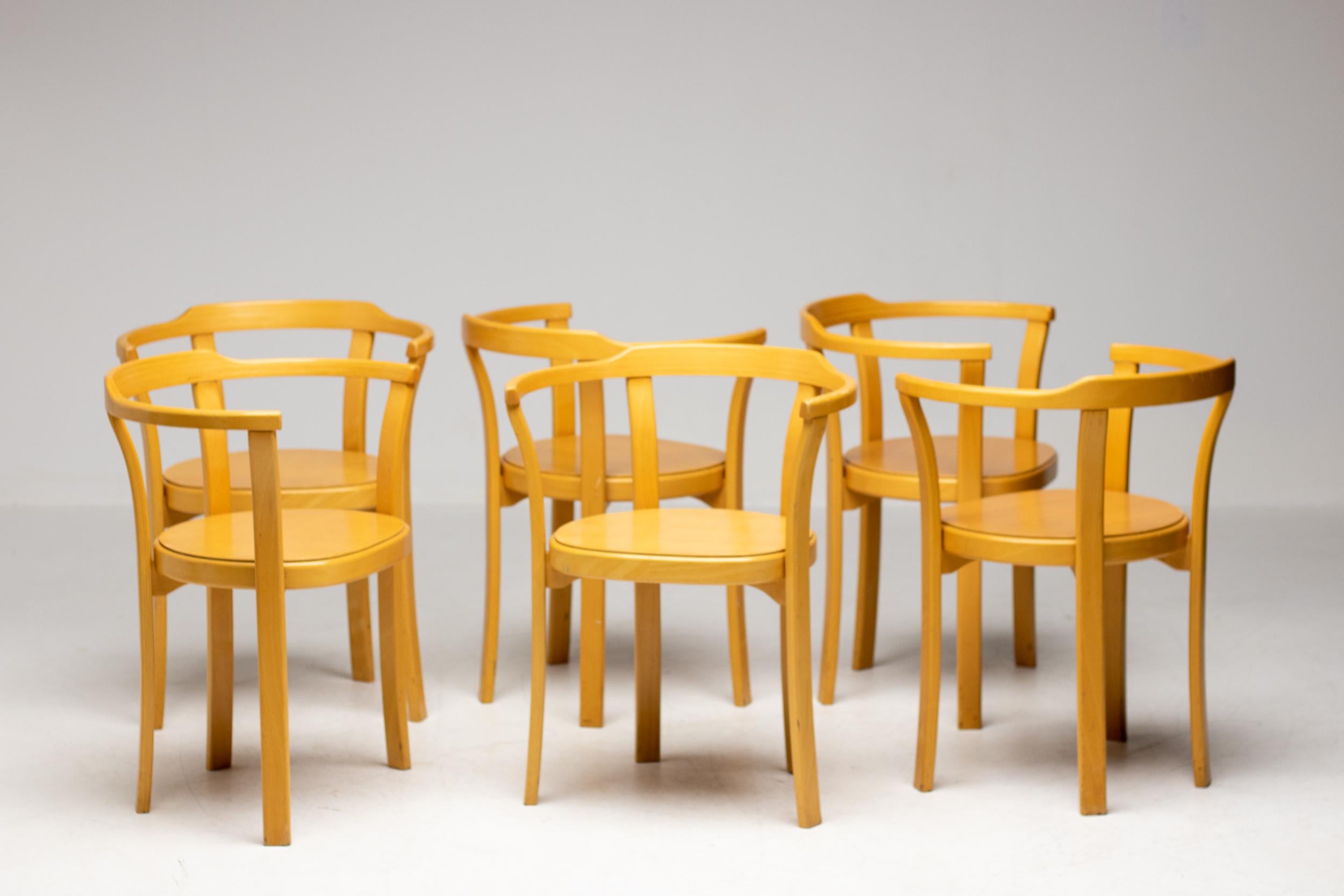 Scandinave moderne Fauteuils empilables en Beeche courbé en vente