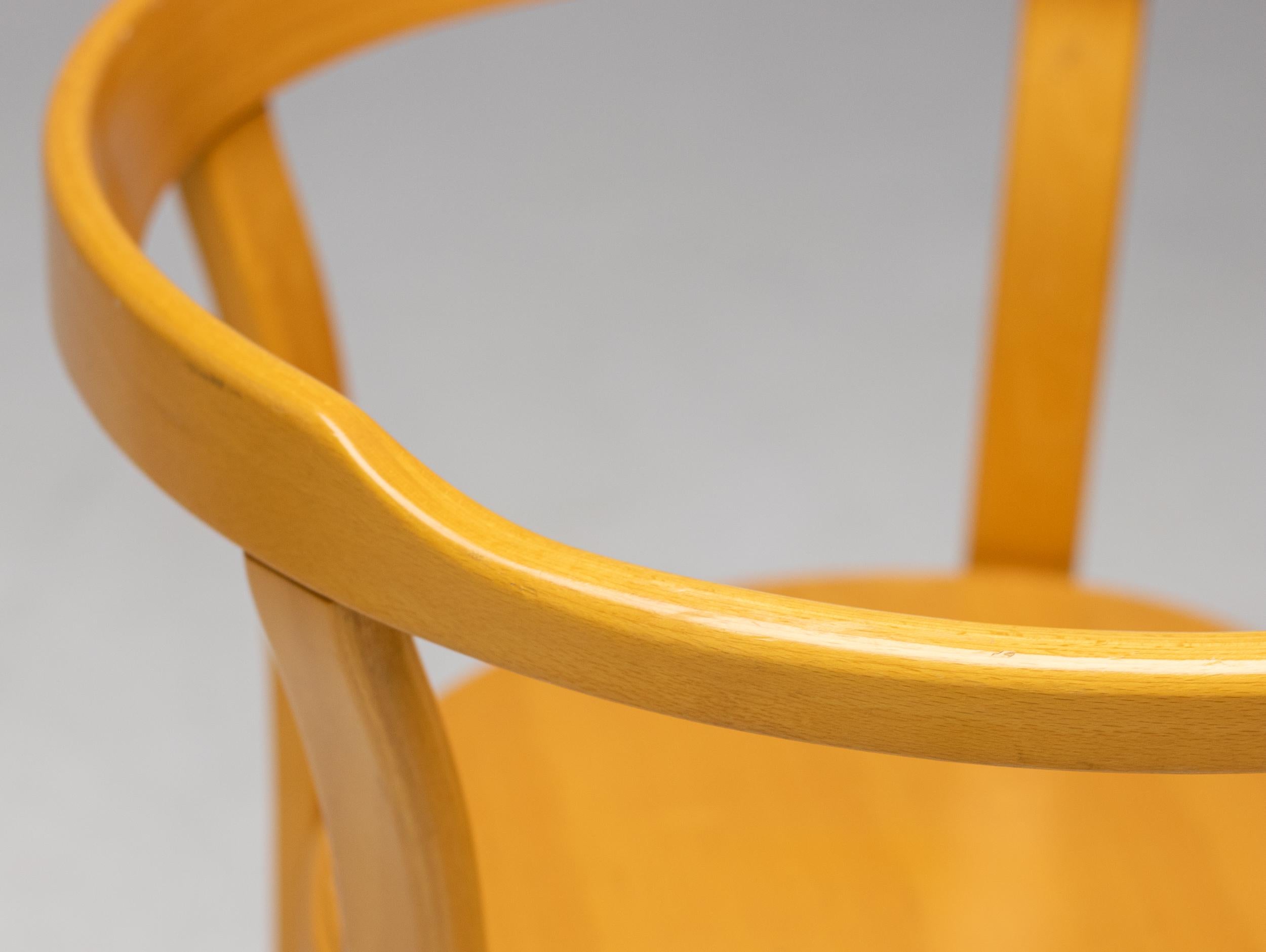 Fin du 20e siècle Fauteuils empilables en Beeche courbé en vente