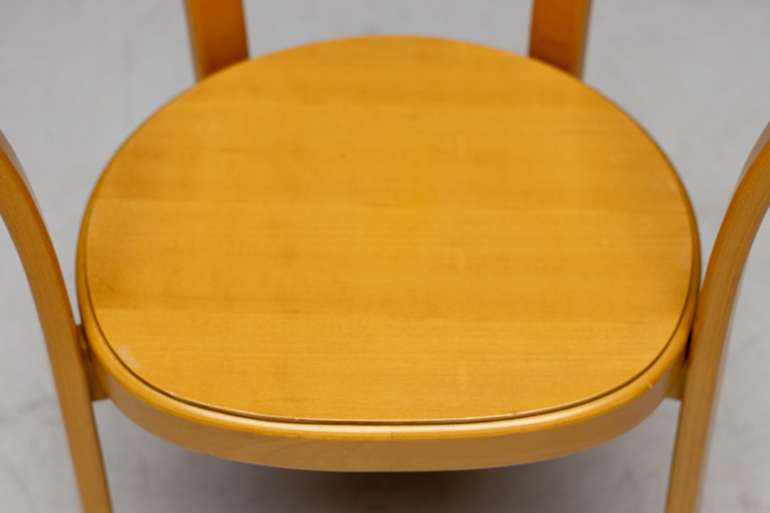 Fauteuils empilables en Beeche courbé en vente 1