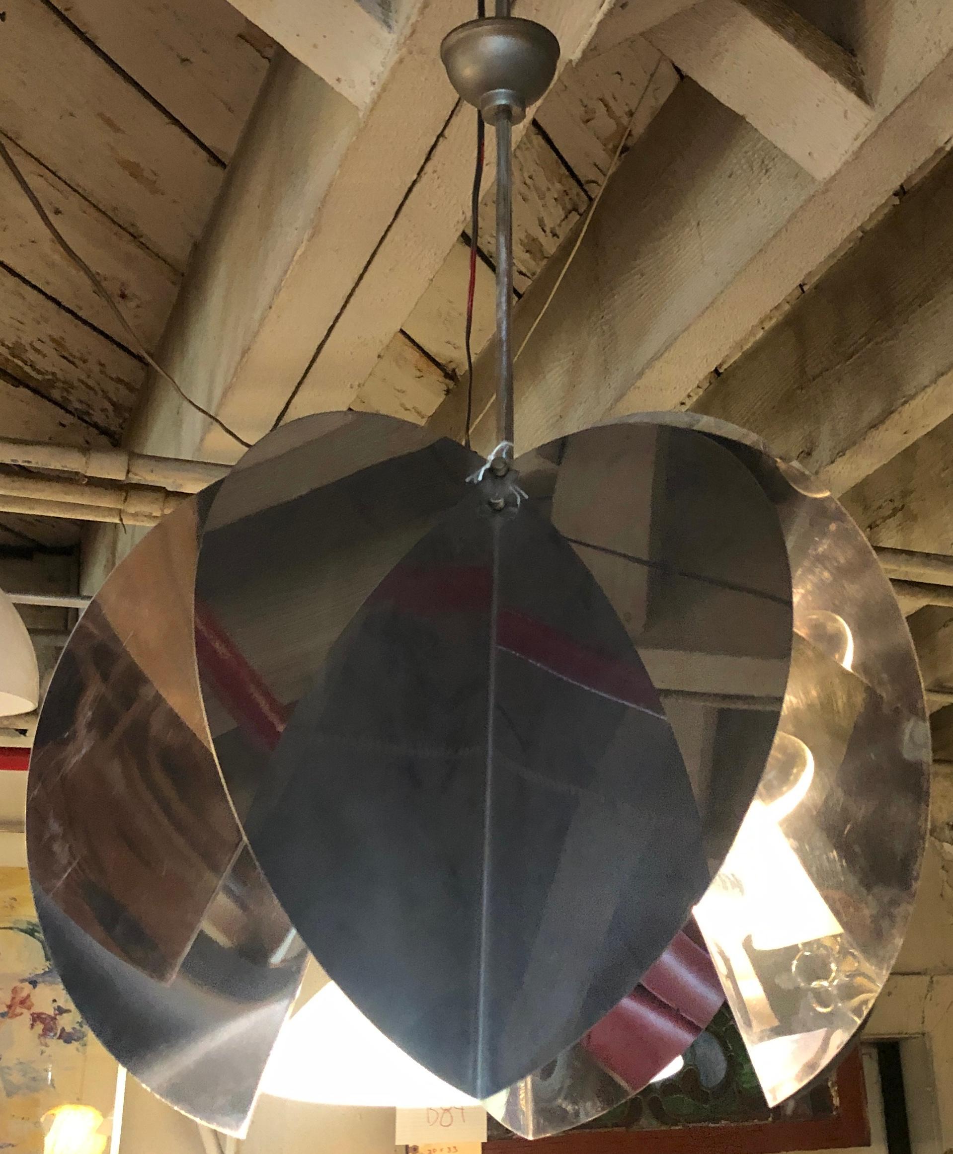 Mid-Century moderno Lampada a sospensione Bent Chrome in vendita