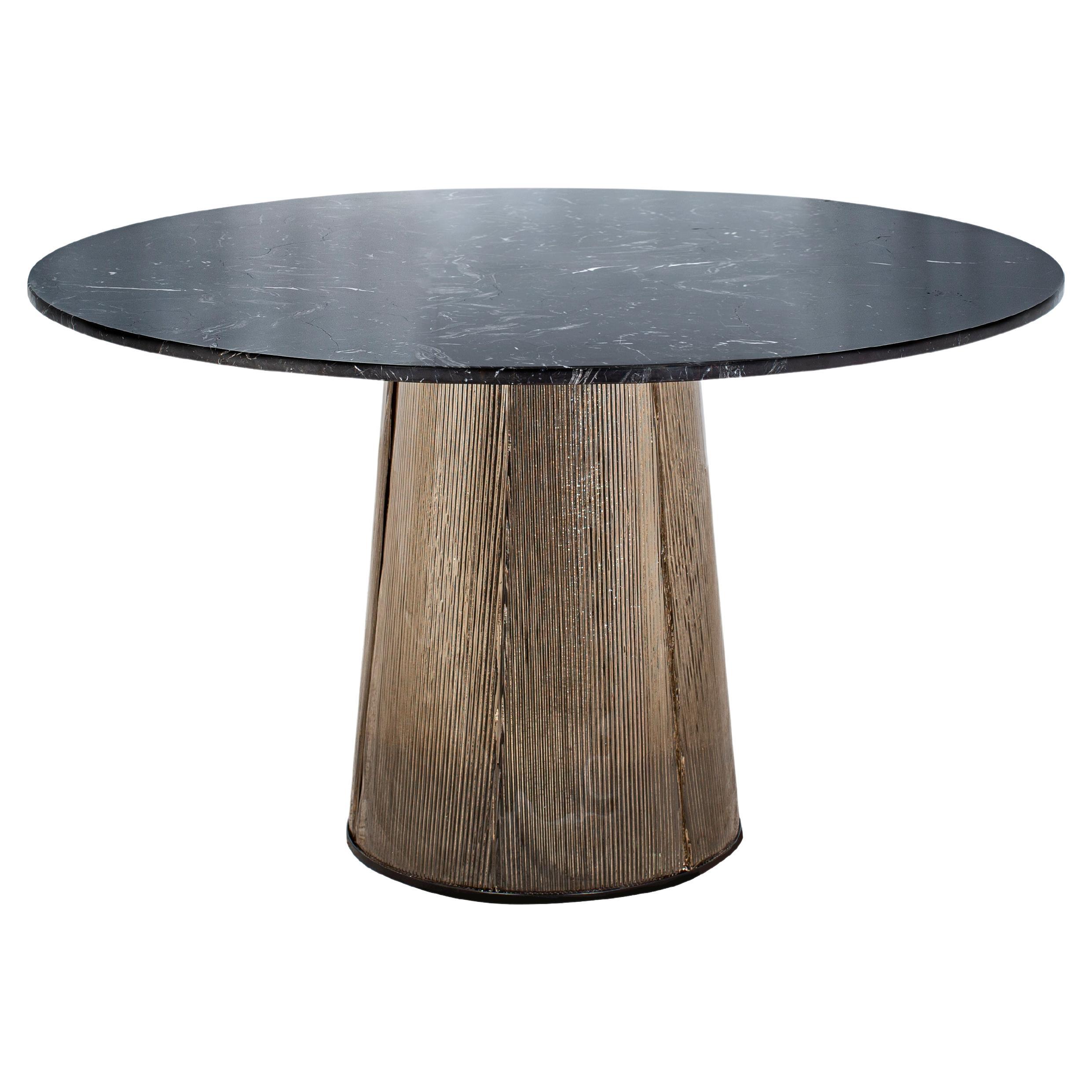 Table de salle à manger pliée noire, gris fumé, taille moyenne, par Pulpo