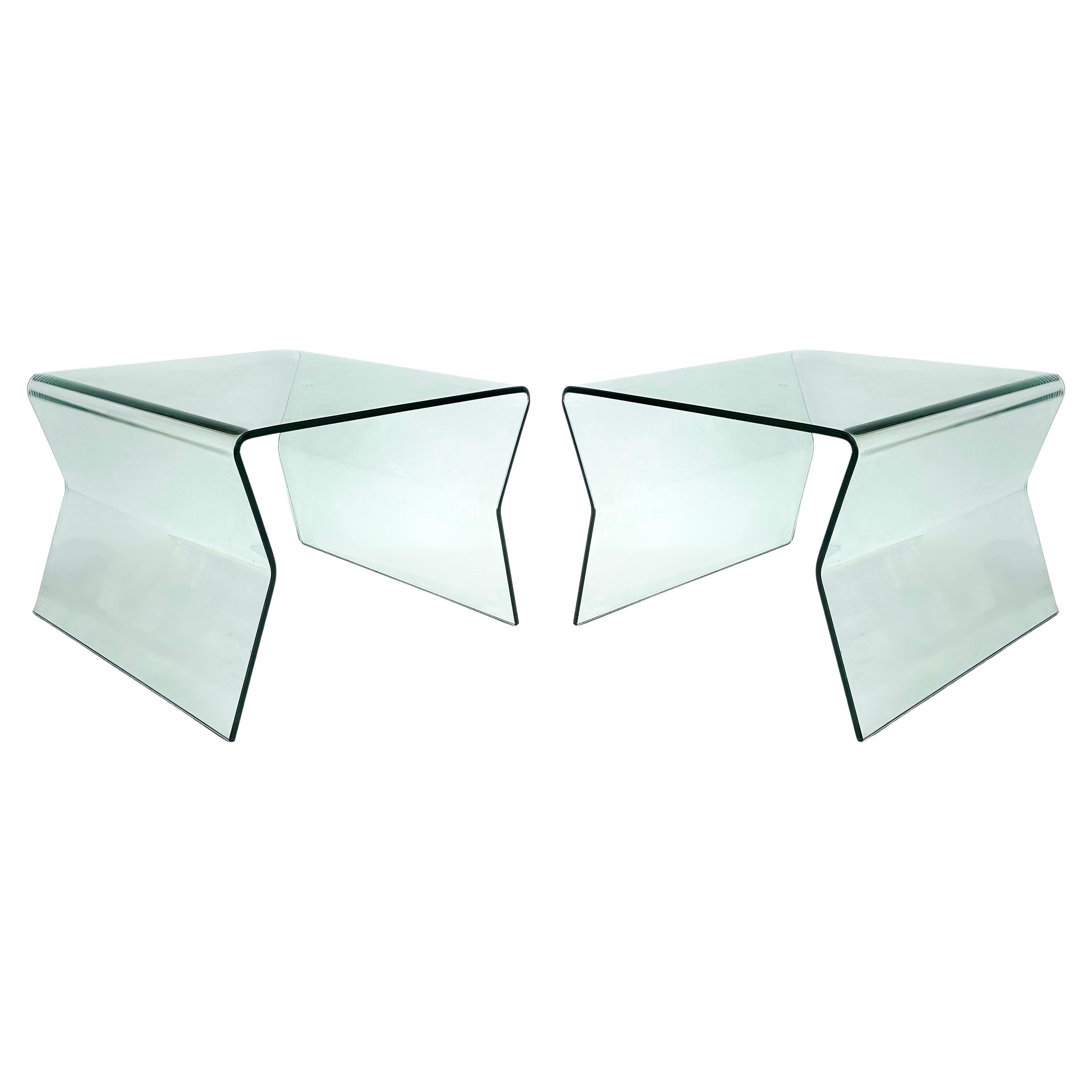 Bent Glass Side Tables in the Manner of Fiam Italy, a Matching Pair Circa 2010 en venta
