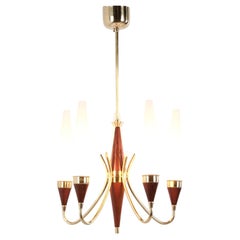 Fünfarmiger Kronleuchter „Bent Karlby“ aus Messing und Teakholz mit Opalglas für Lyfa, 1960er Jahre