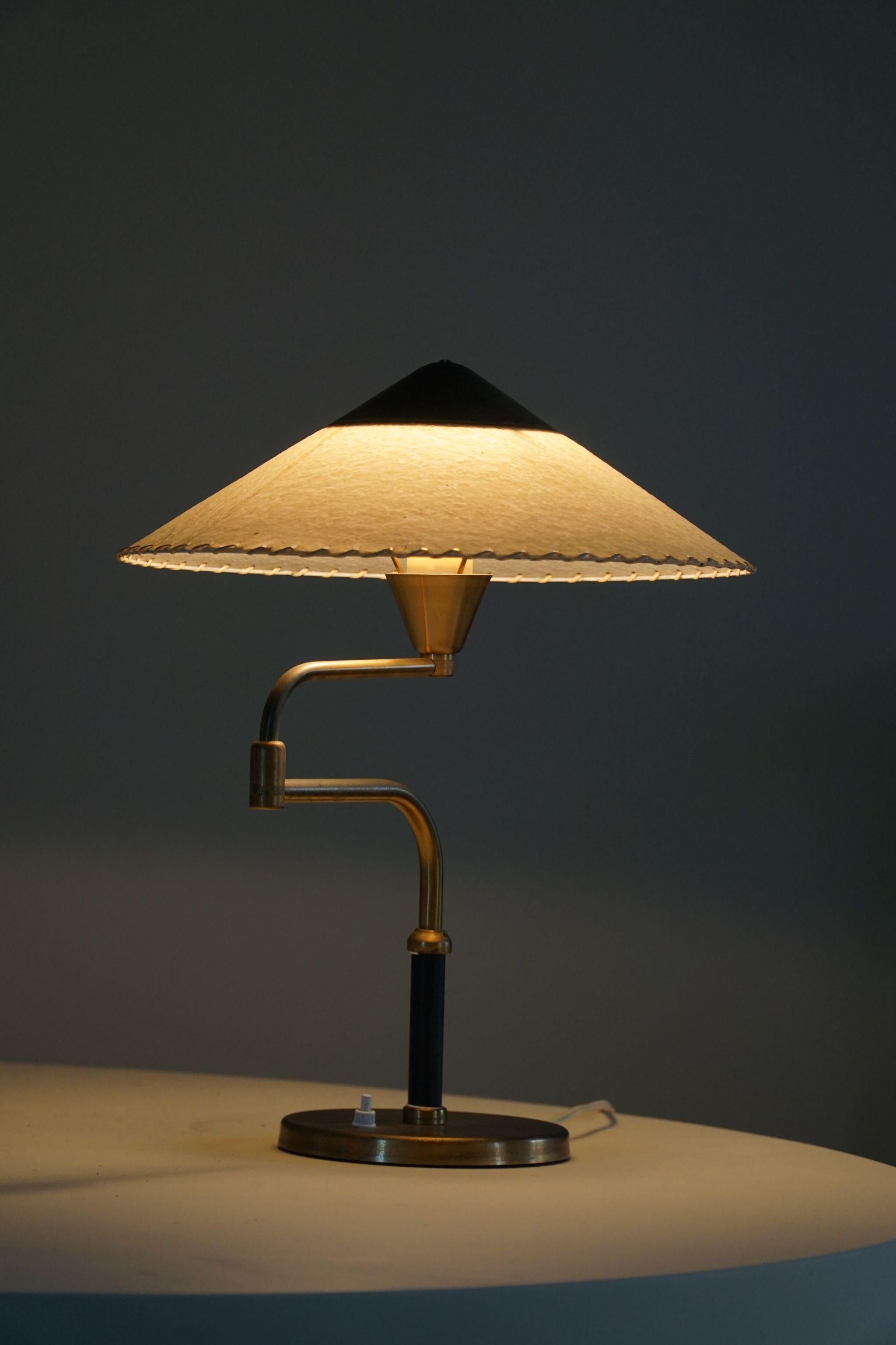 Bent Karlby pour LYFA, lampe de table réglable, modernité danoise du milieu du siècle dernier, années 1950 1