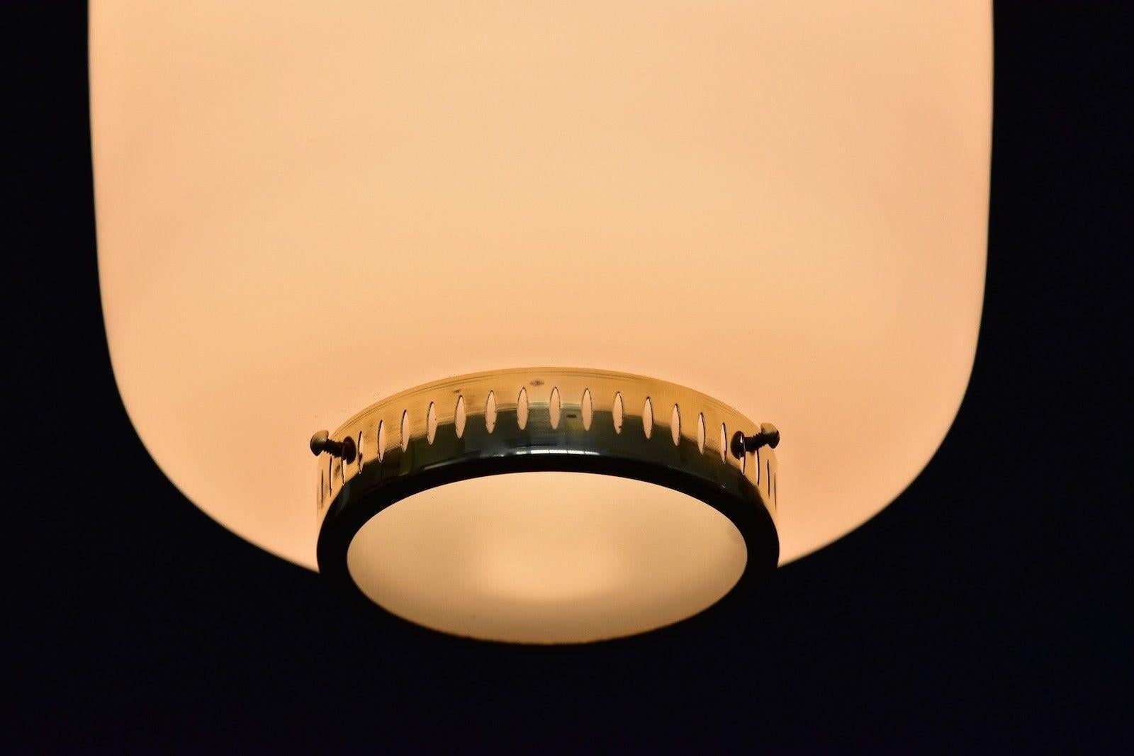Medium size Bent Karlby Kina Pendant lamp Brass and Opaline by Lyfa, Denmark In Good Condition In Krefeld, DE
