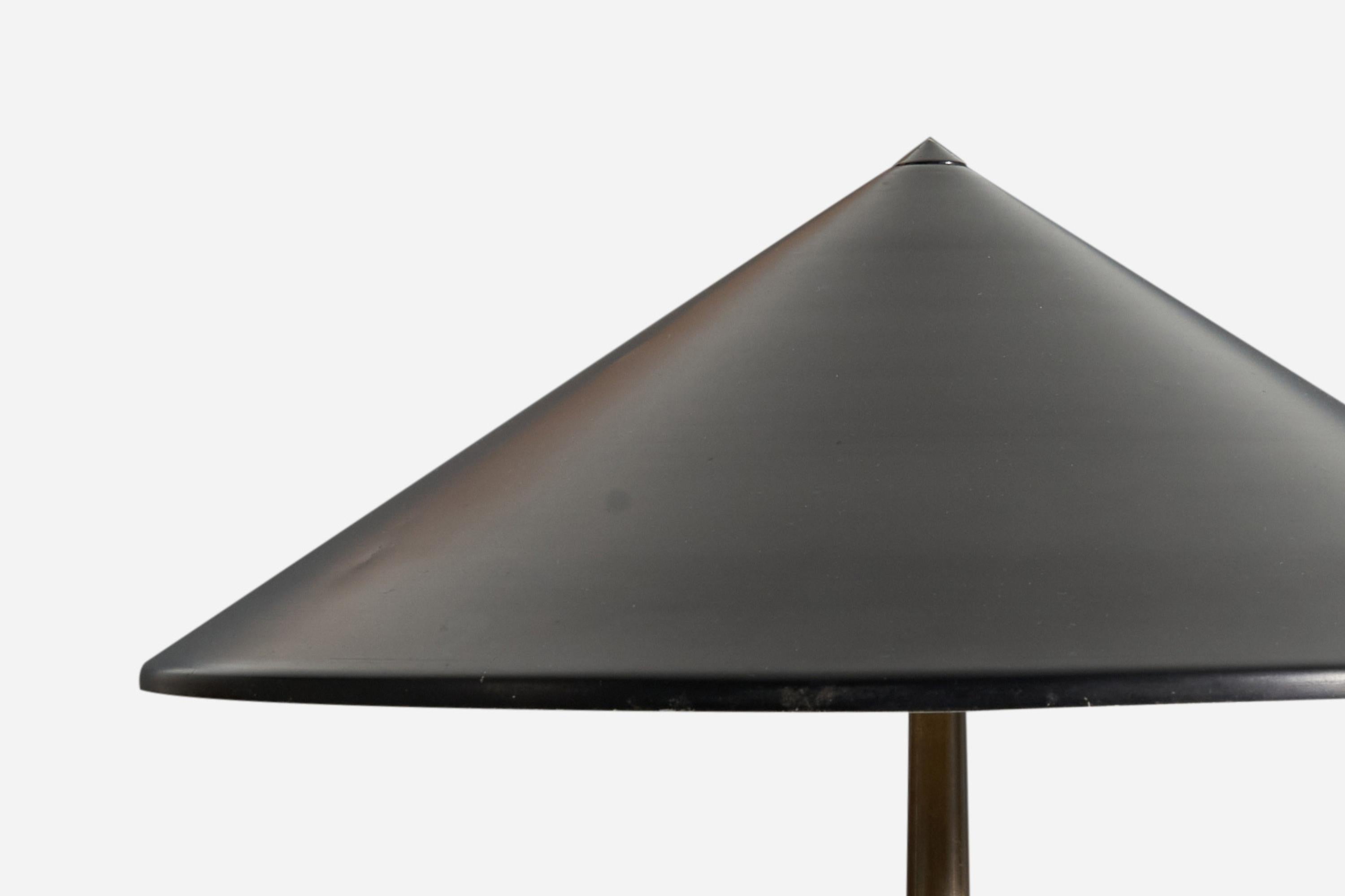 Mid-Century Modern Bent Karlby, Lampe de table, laiton, métal laqué, teck, Lyfa, Danemark, années 1950 en vente