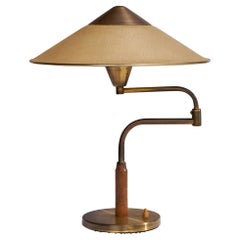 Bent Karlby, Tischlampe, Messing, Eiche, gewachstes Gewebe, Dänemark, 1940er Jahre