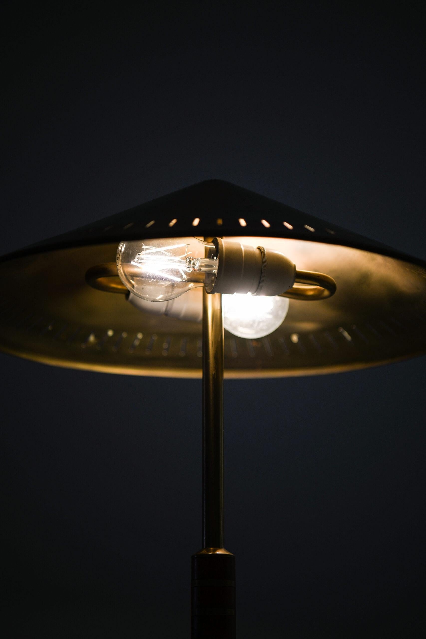 Lampe de bureau Bent Karlby produite par Lyfa au Danemark 3