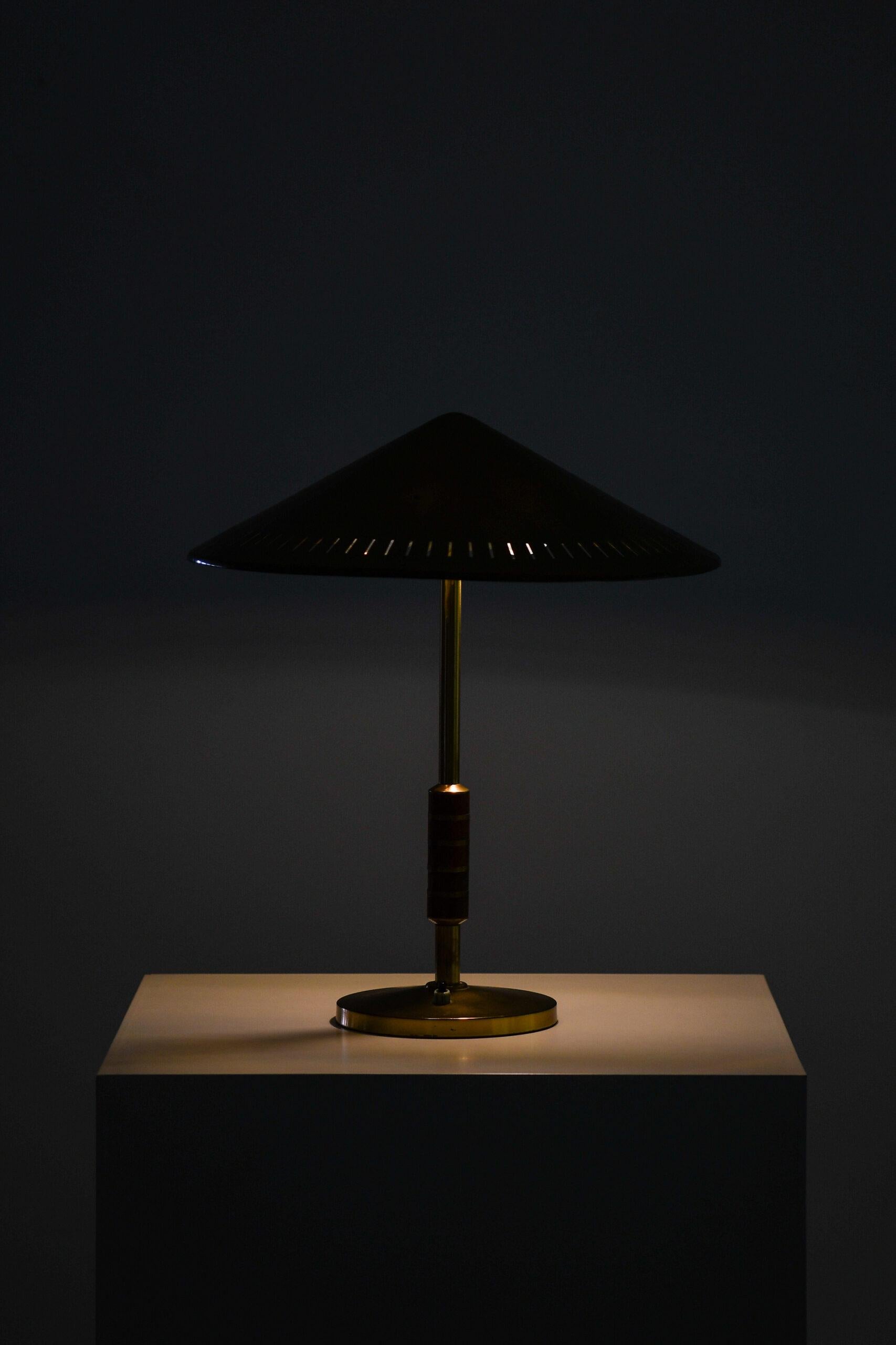 Lampe de bureau Bent Karlby produite par Lyfa au Danemark 2