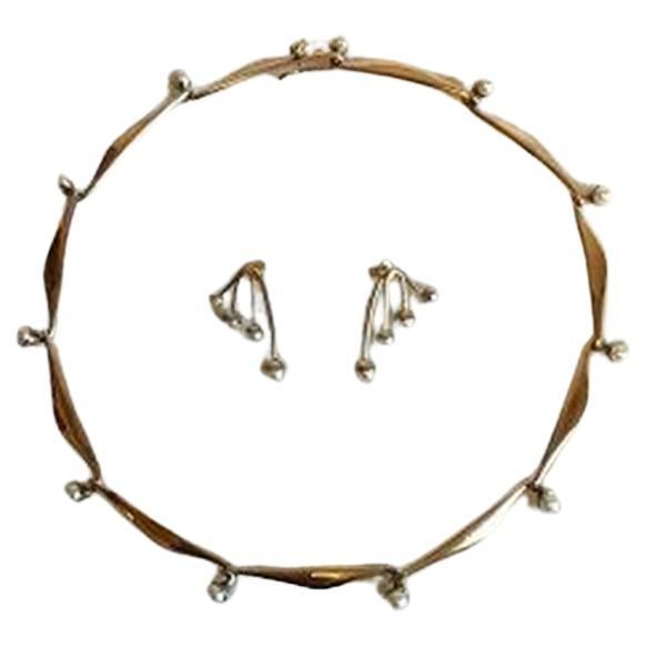 Bent Knudsen Secmented Necklace and Earsticks in 14 K Gold with Pearls For Sale