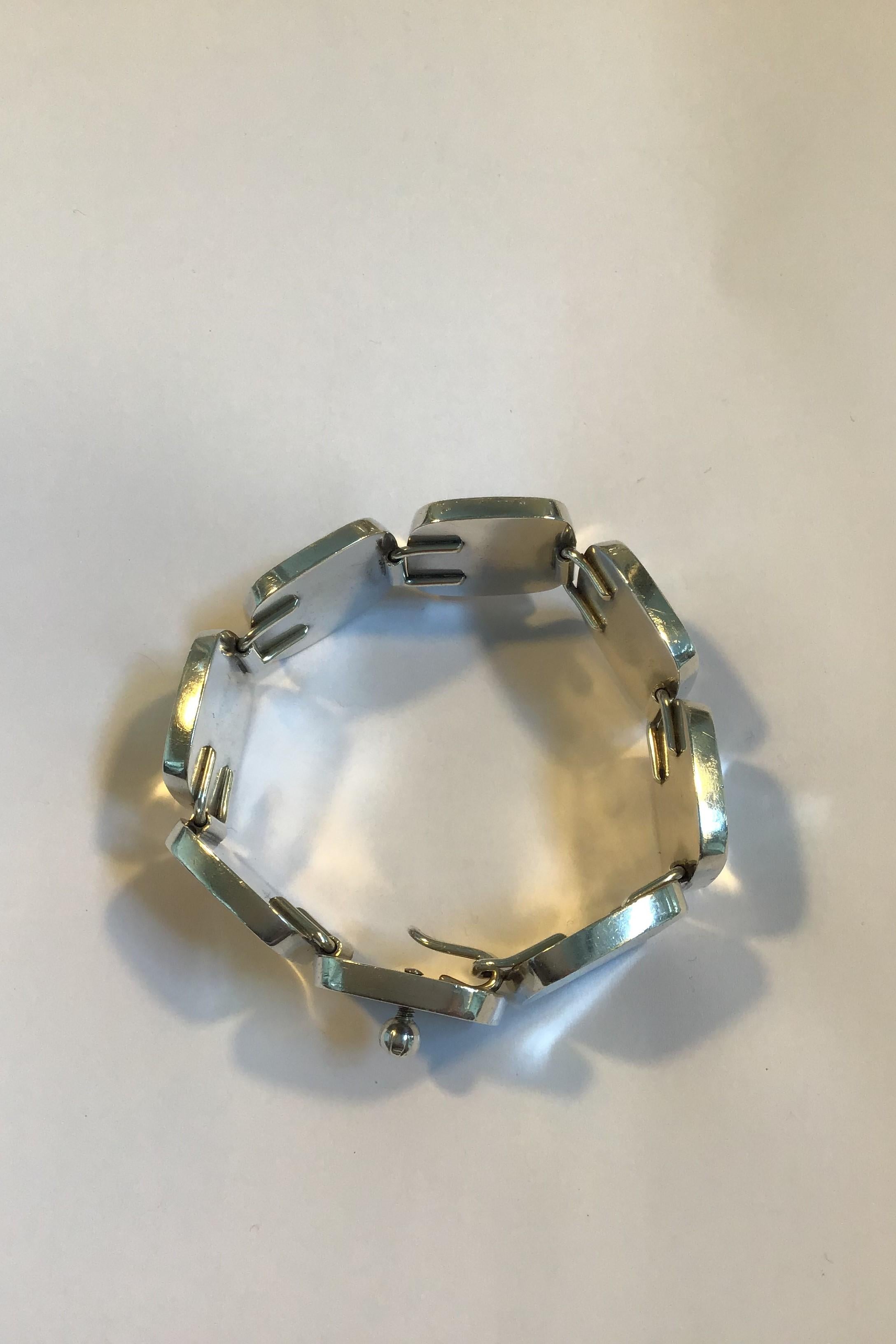 Bent Knudsen Sterling Silver Bracelet No 10 Hook and safety lock 

Measures L 18.5 cm/7.28