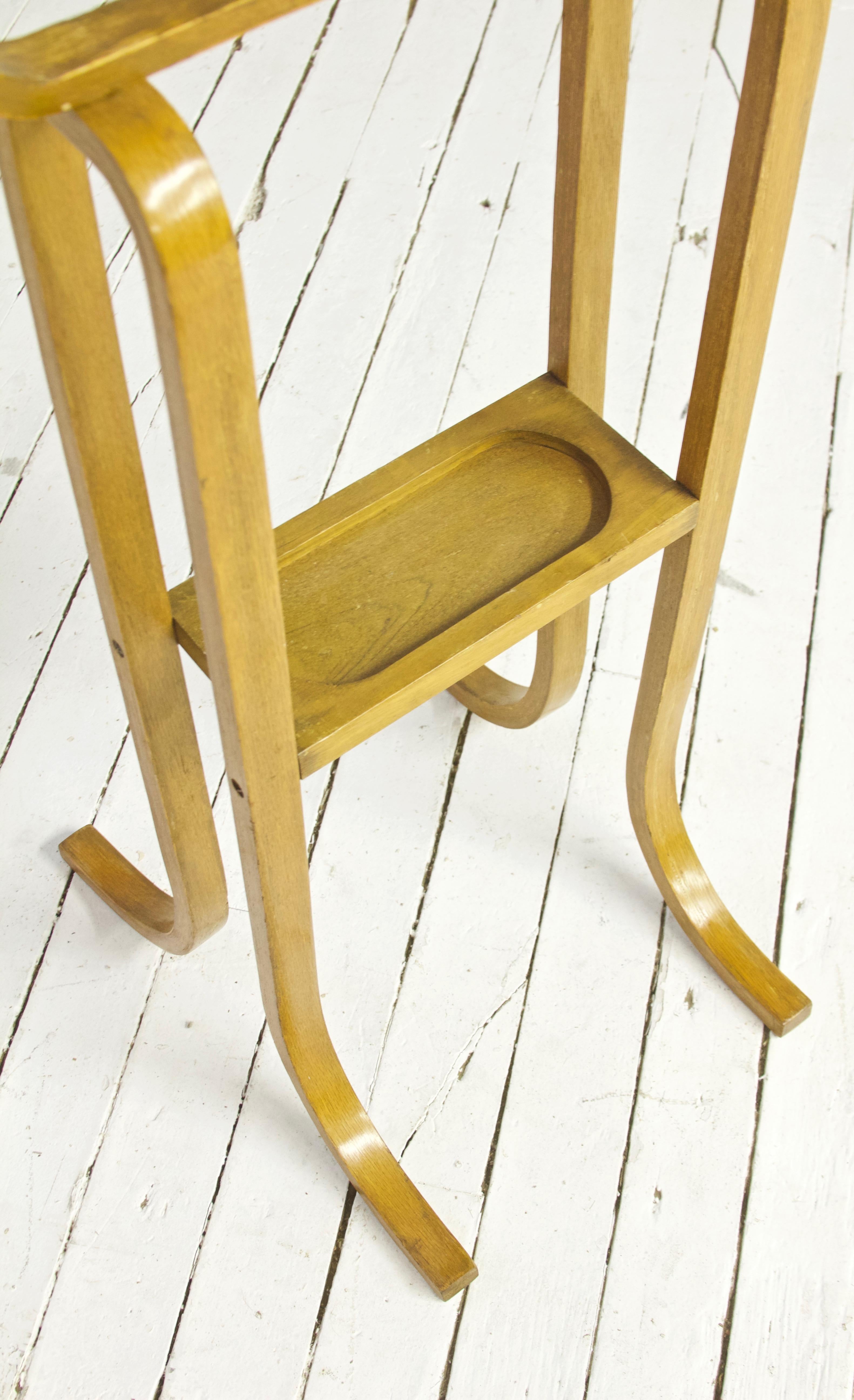 Mid-20th Century Bent-Laminated Beech Figurative Valet in the Manner of Alvar Aalto, USA, 1950s