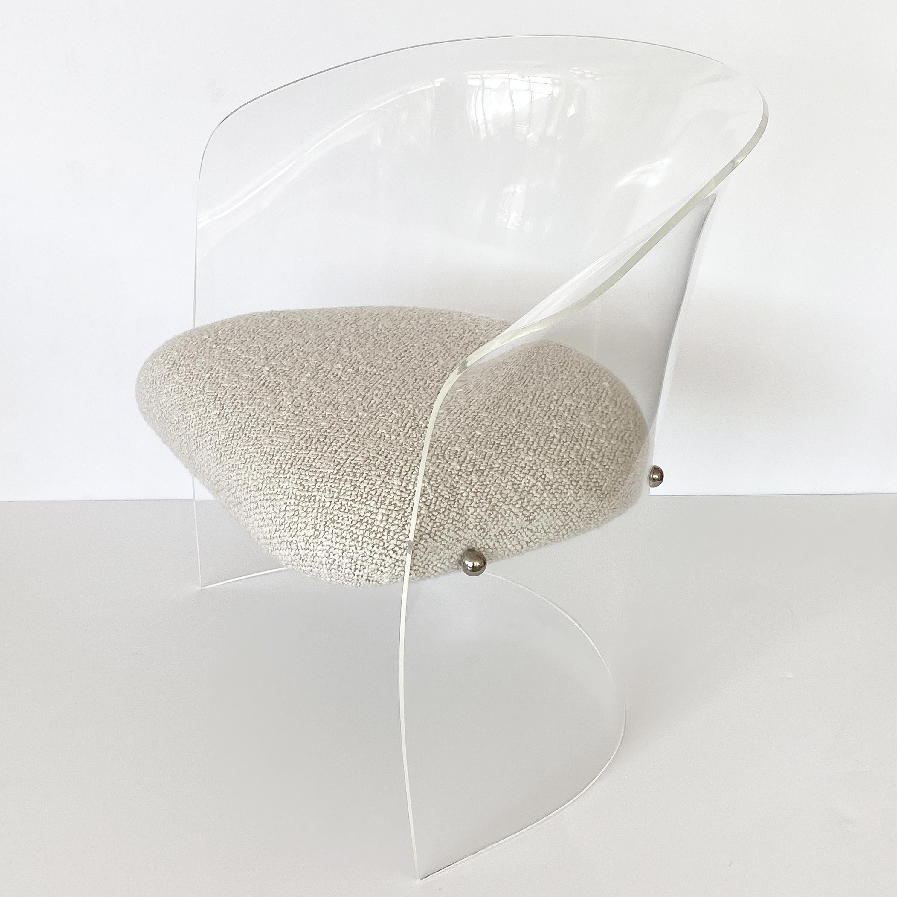 Tessuto Sedia da salotto occasionale con schienale a botte in lucite piegata