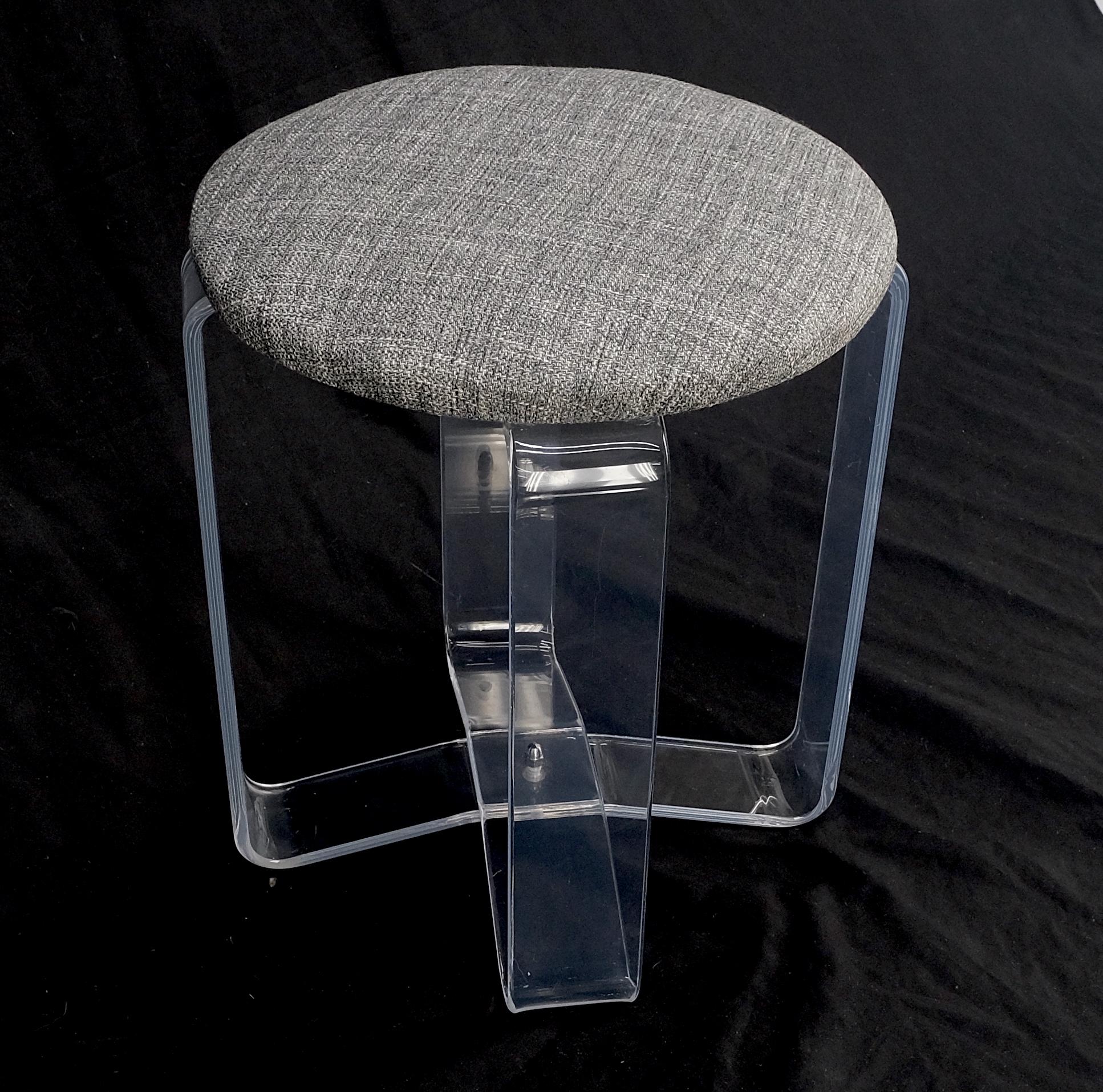 Gebogene Lucite Korbgeflecht-Polsterung Klavierhocker Bank Mid Century Modern MINT! (Moderne der Mitte des Jahrhunderts) im Angebot