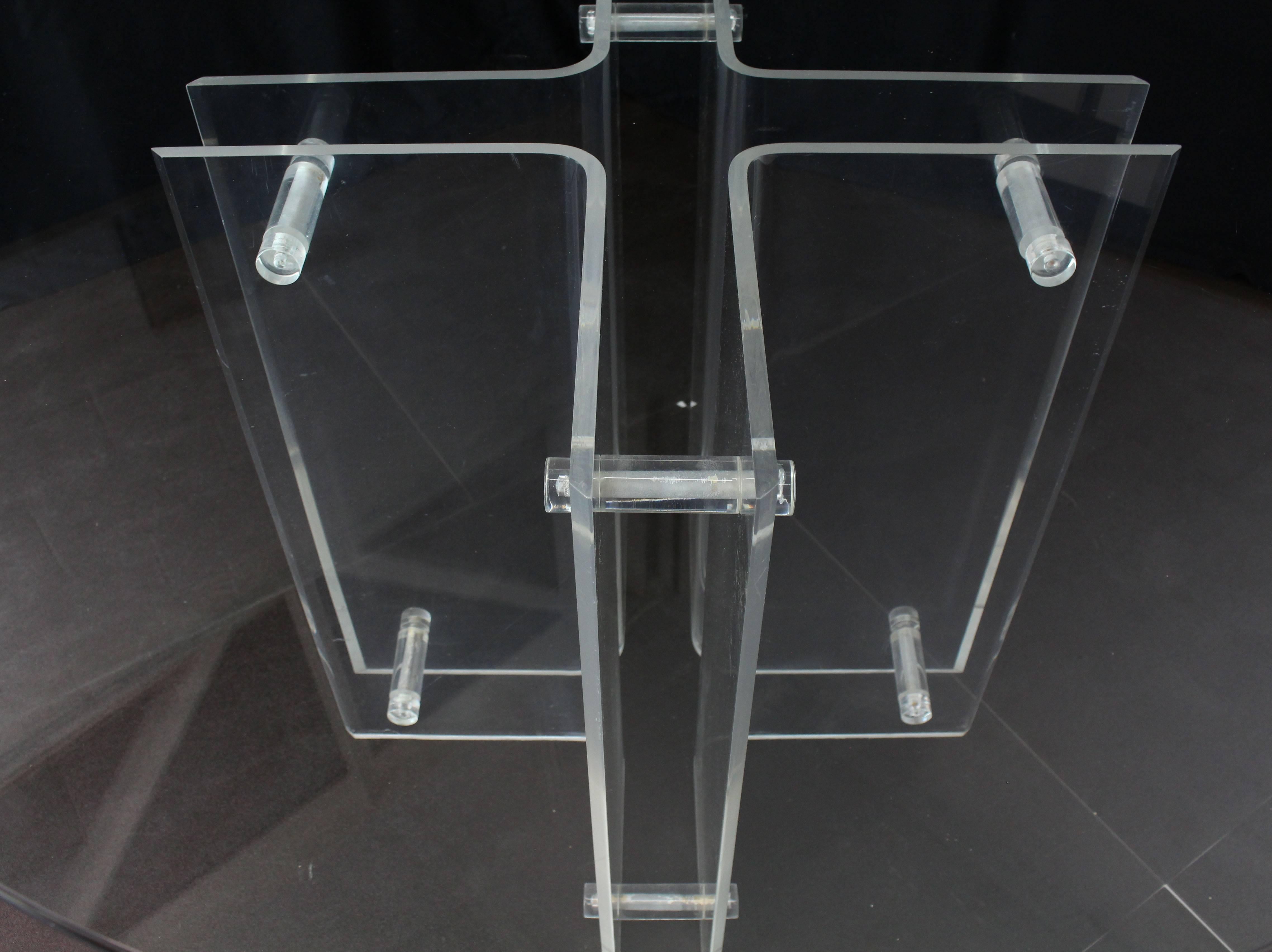 Bent Lucite Cross Shape Base Round Gueridon Centre Dining Table In Excellent Condition In Rockaway, NJ