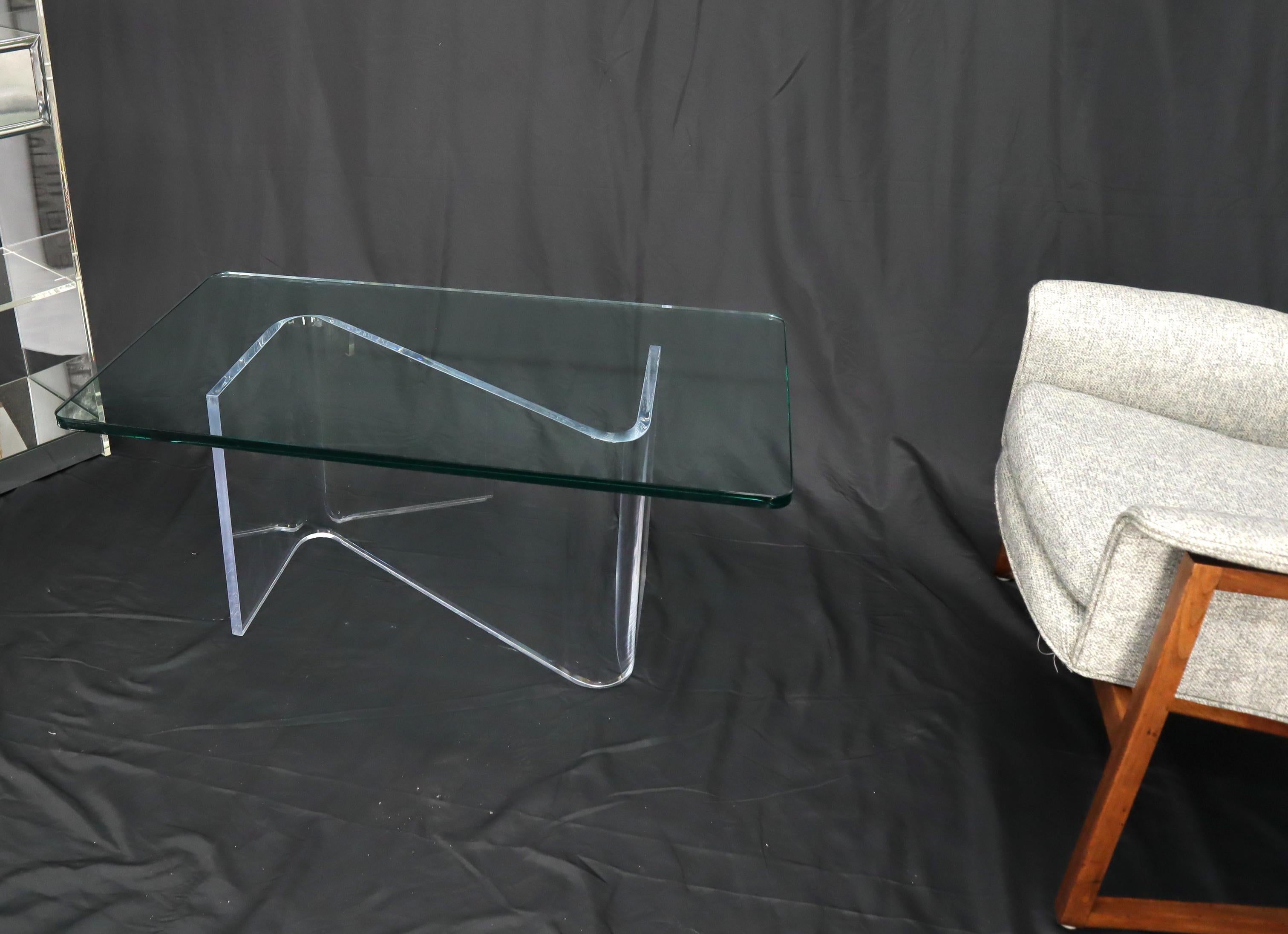 Bent Lucite Z-Shape Base Thick Glass Top Coffee Table In Good Condition For Sale In Rockaway, NJ
