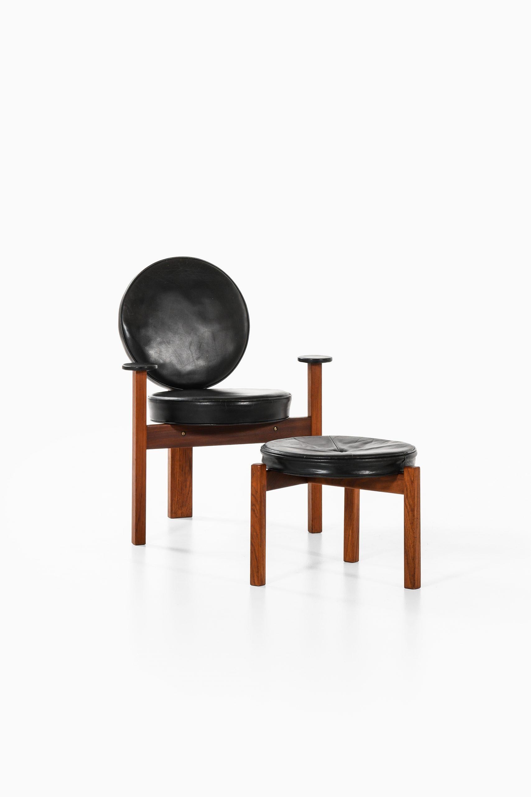Scandinavian Modern Bent Møller Jepsen Easy Chair with Stool Produced by Sitamo Møbler in Denmark For Sale