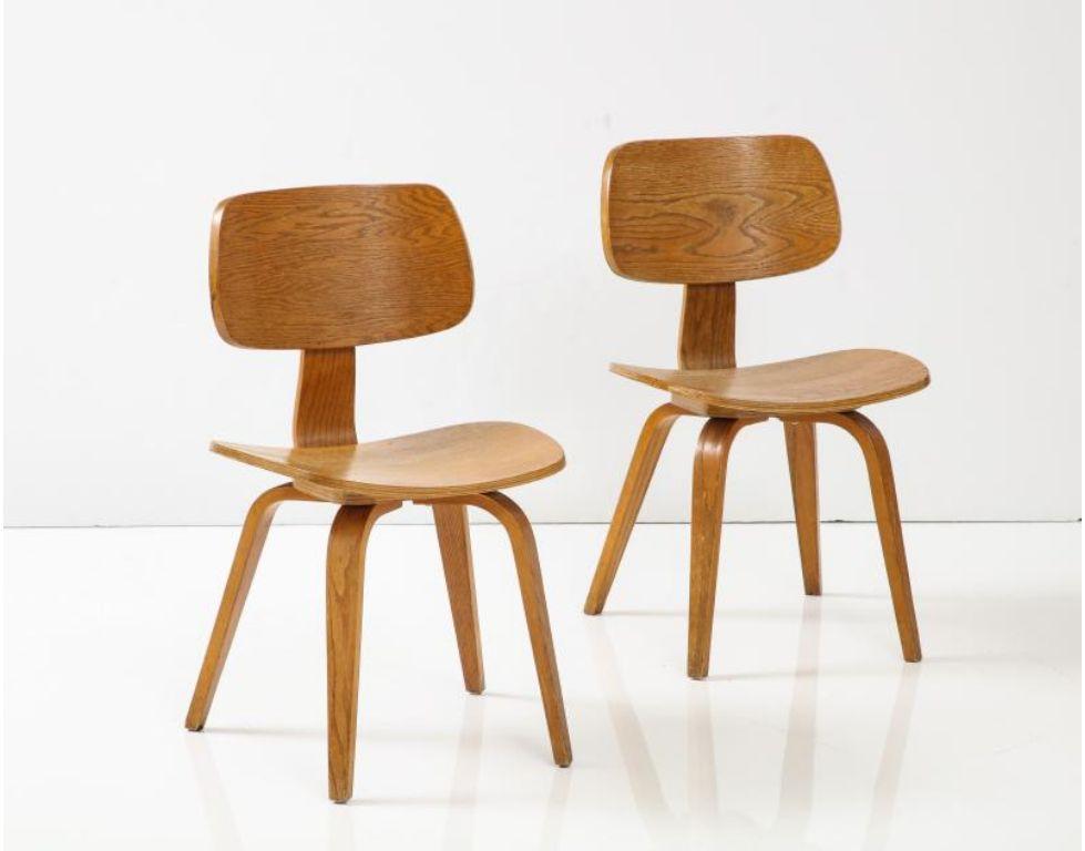 Austrian Bent Plywood Chair, Model 18 by Bruno Weir for Thonet, c. 1950 For Sale