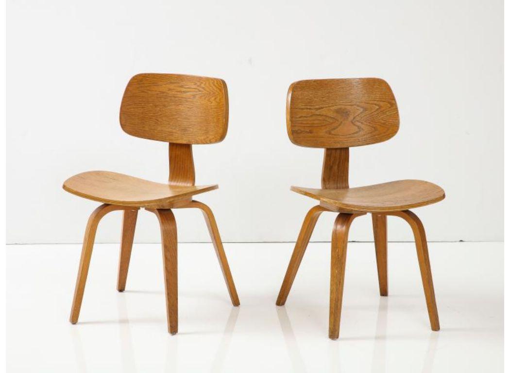 Bent Plywood Chair, Model 18 by Bruno Weir for Thonet, c. 1950 In Fair Condition For Sale In New York City, NY
