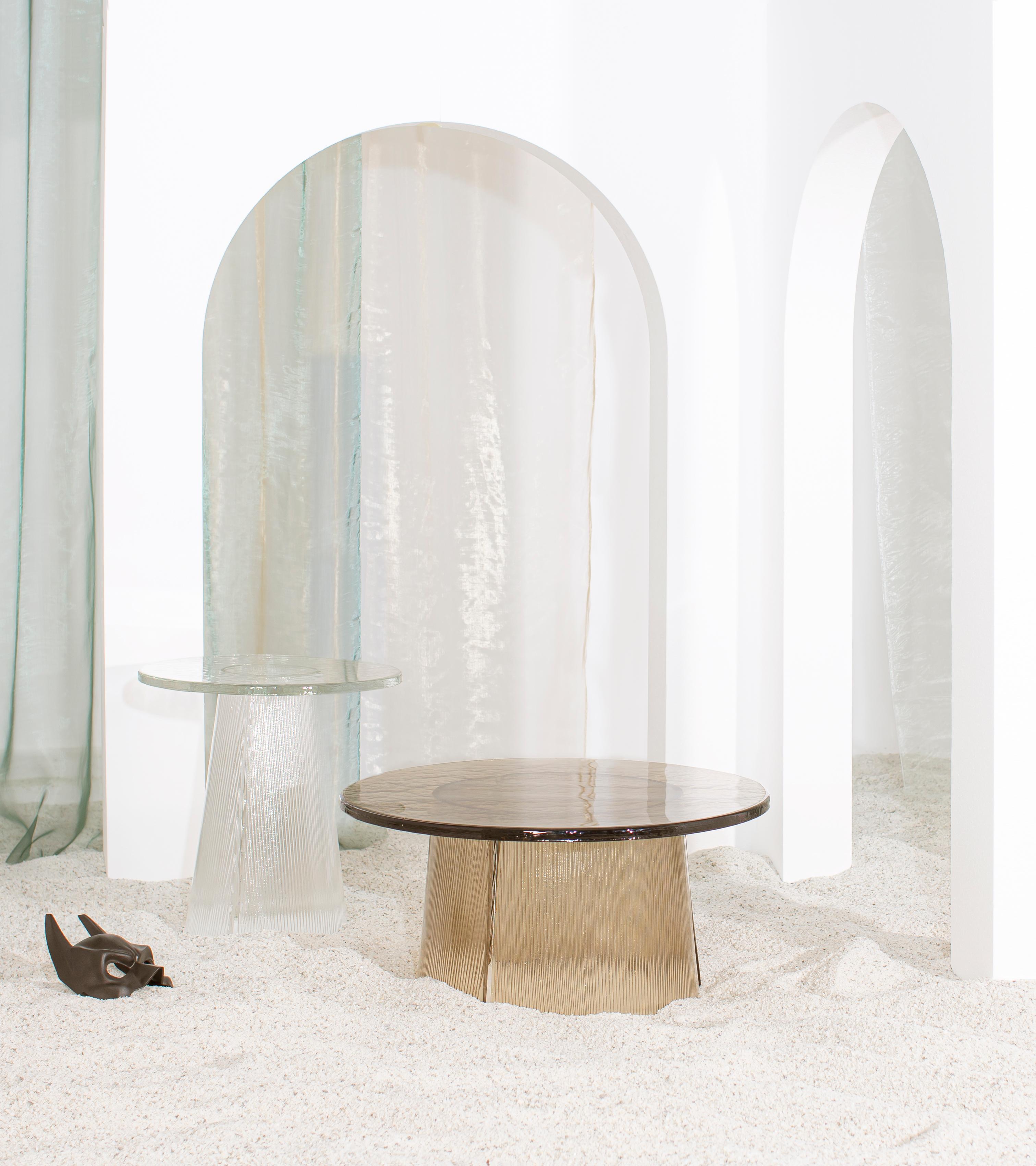 XXIe siècle et contemporain Grande table d'appoint pliée grise fumée par Pulpo en vente