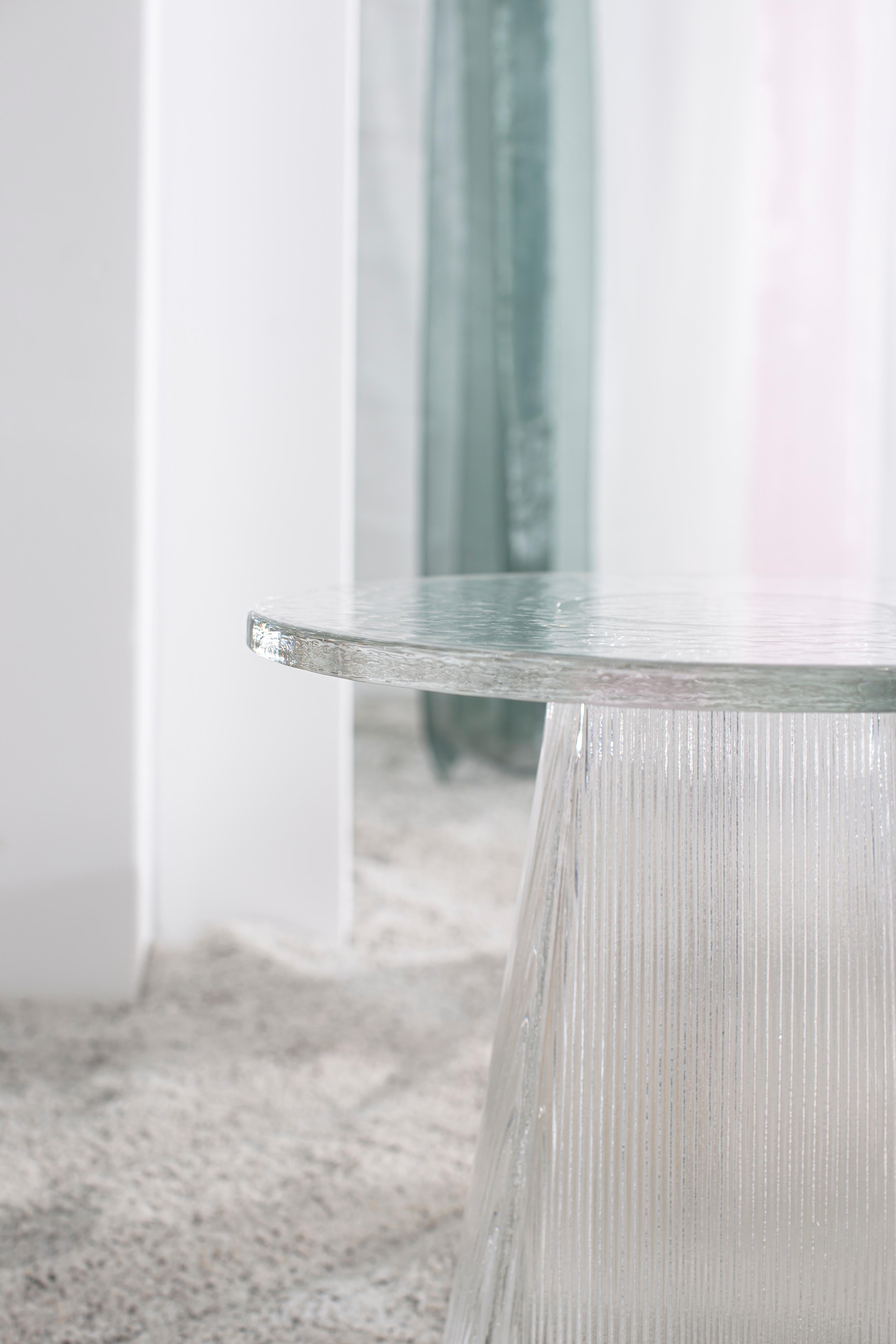 Bent Side Table Big Transparent by Pulpo For Sale 1