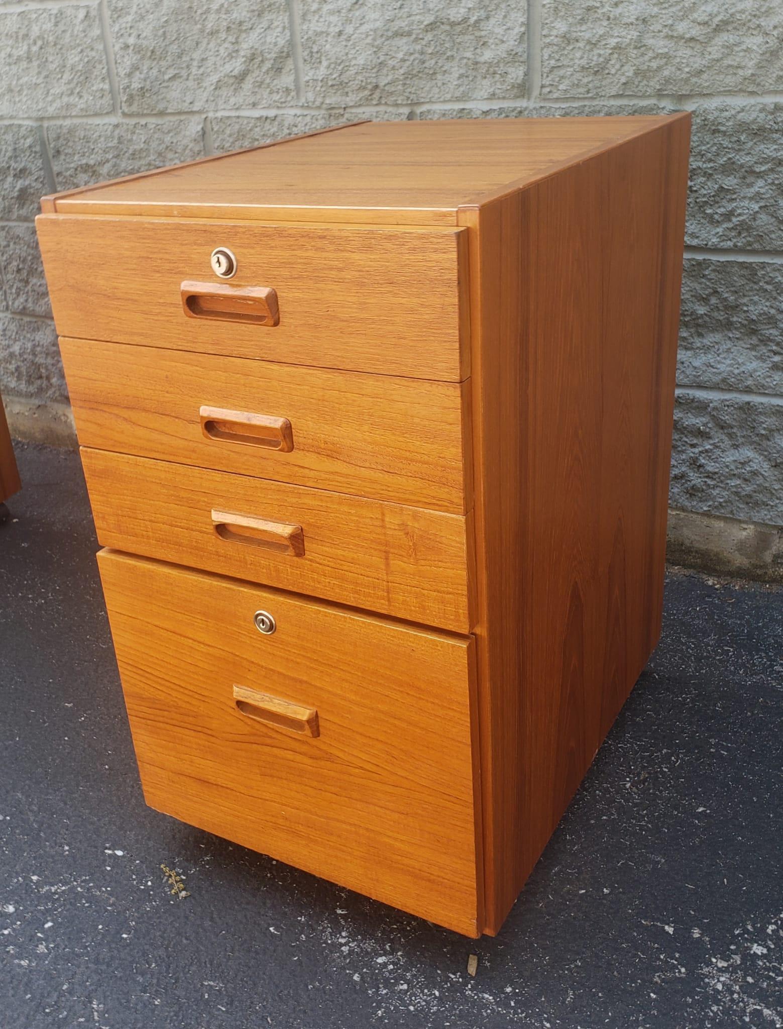 Bent Silberg Danish Modern Teak Four-Drawer Rolling Filing Cabinet 7